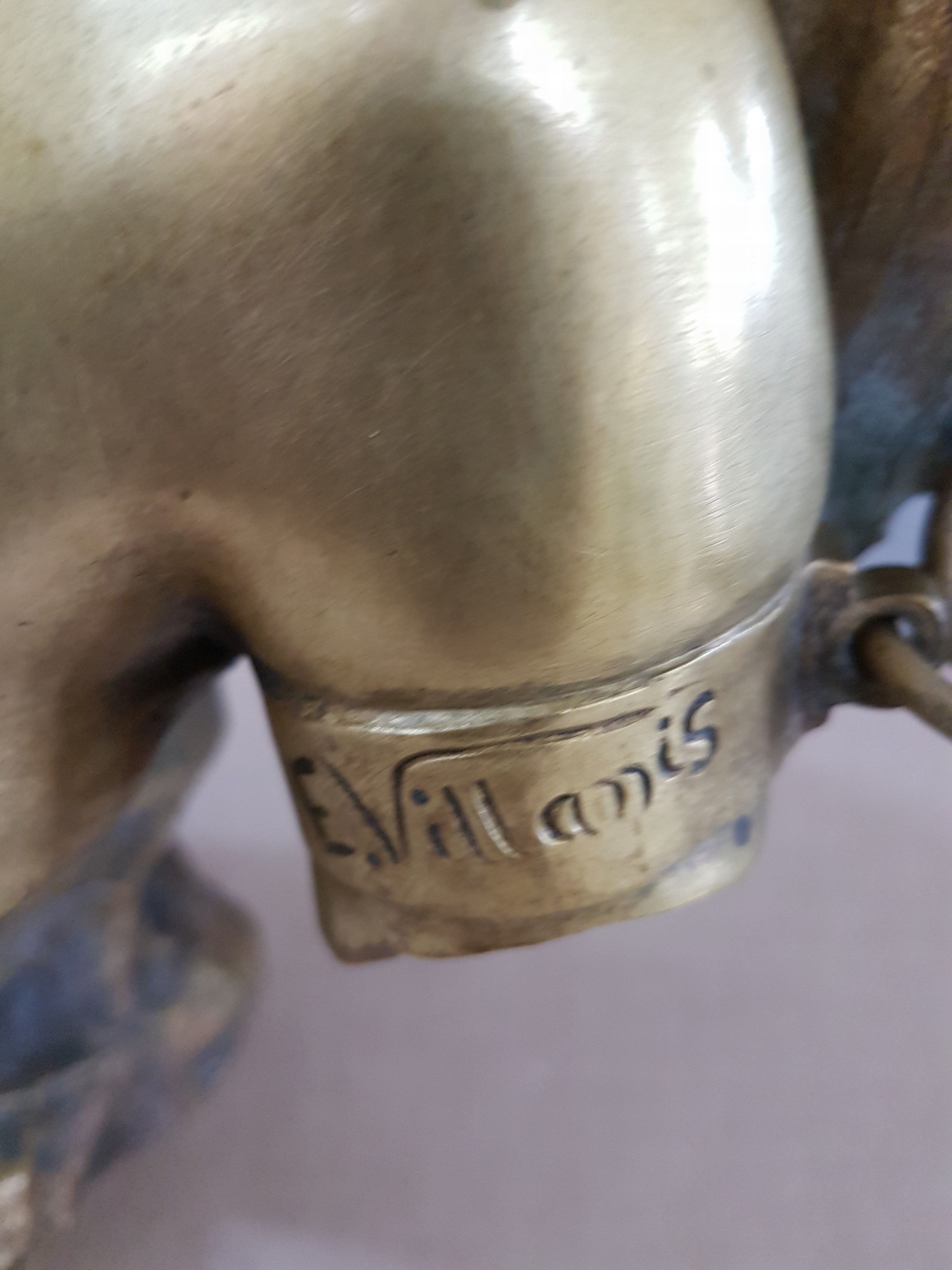 Detail f: Skulptur "Capture" von Emmanuel Villanis, 1858-1914, Bronze, signiert, Büste einer jungen Frau, die seitlich an einer Kette gefesselt ist, ...
