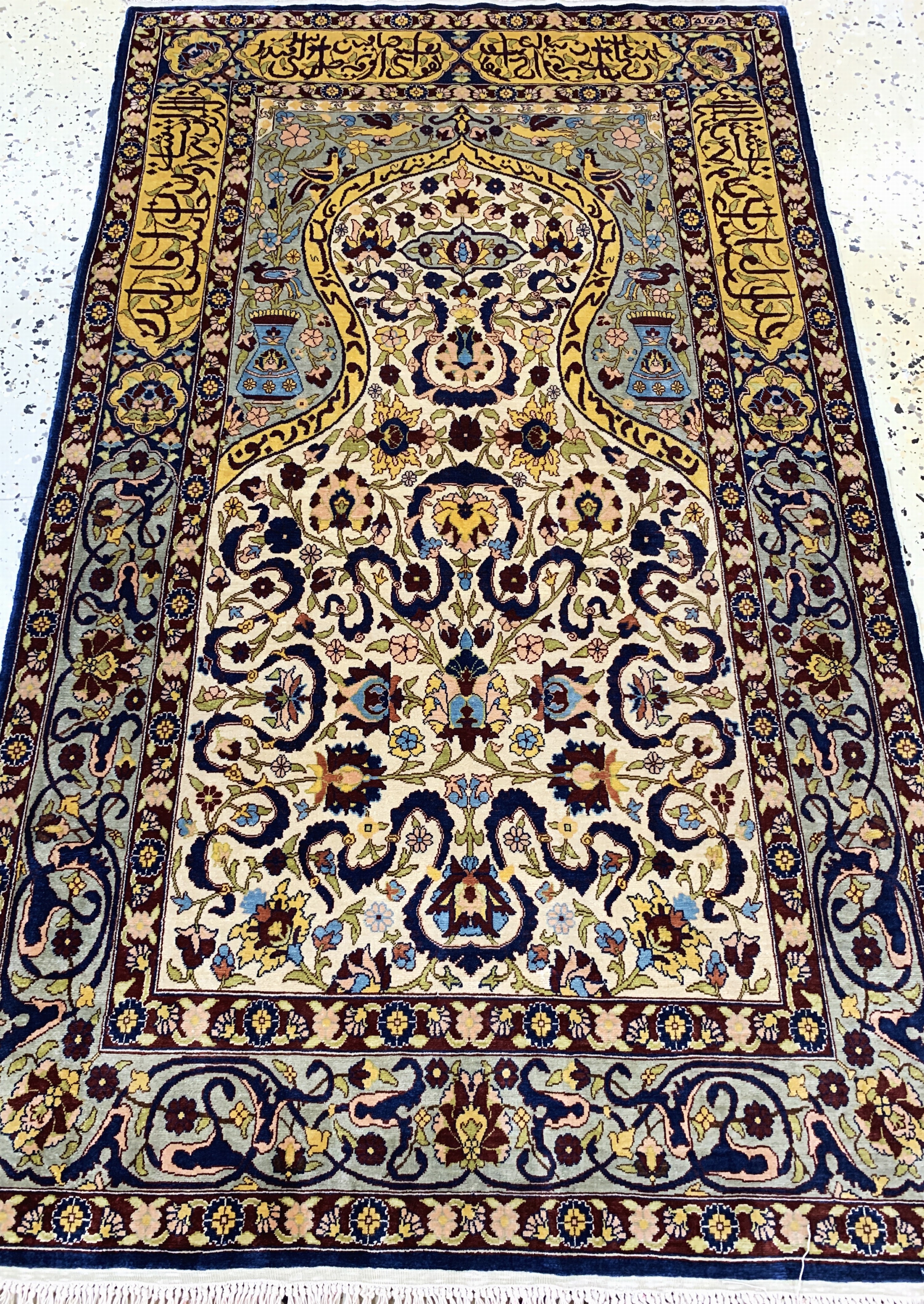 Detail e: Hereke Seide fein sign., Türkei, Ende 20.Jhd., reine Naturseide, ca. 123 x 75 cm, ca. 1,0 Mio. Kn/qm, EHZ: 1-2