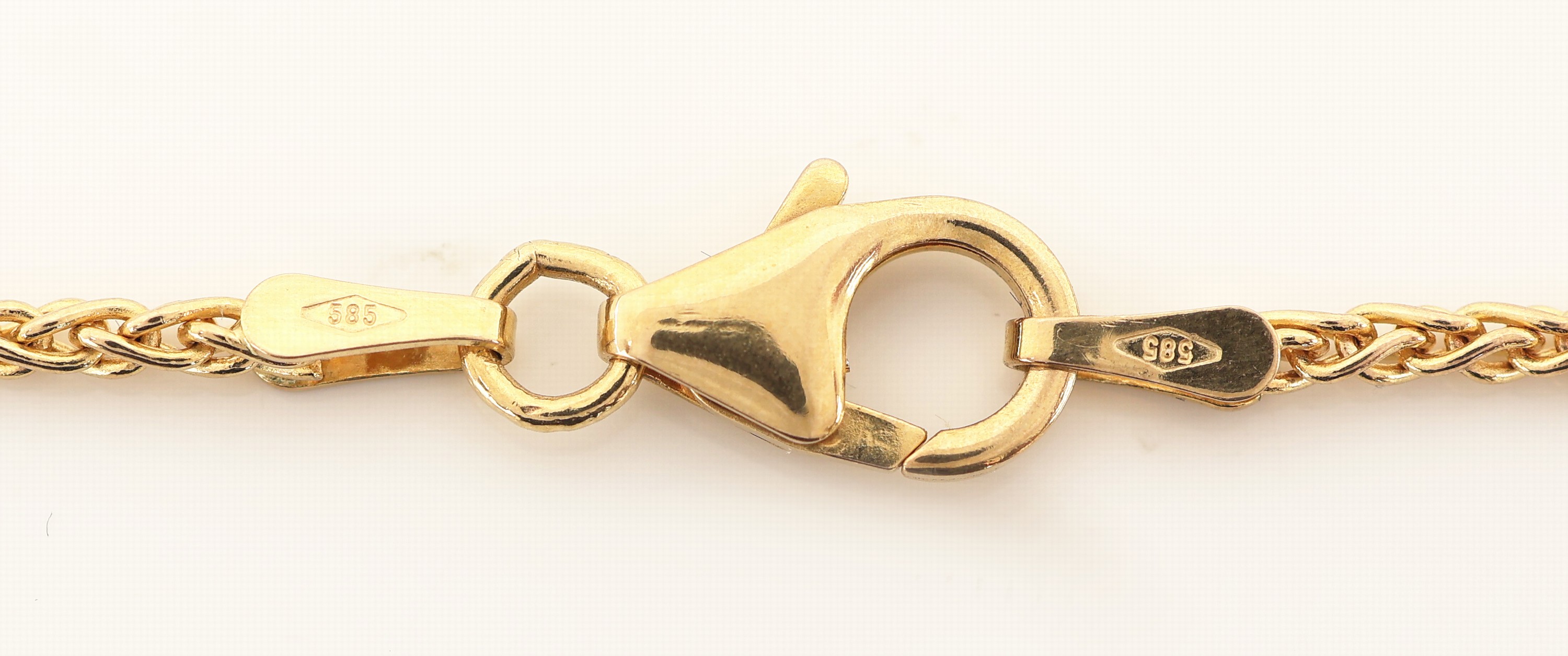 Detail c: 14 kt Gold Anhänger, GG 585/000, Darstellung des Hiddensee Kreuzes, an Kette, L. ca. 45 cm, Karabinerschließe, ca. 11.9 g