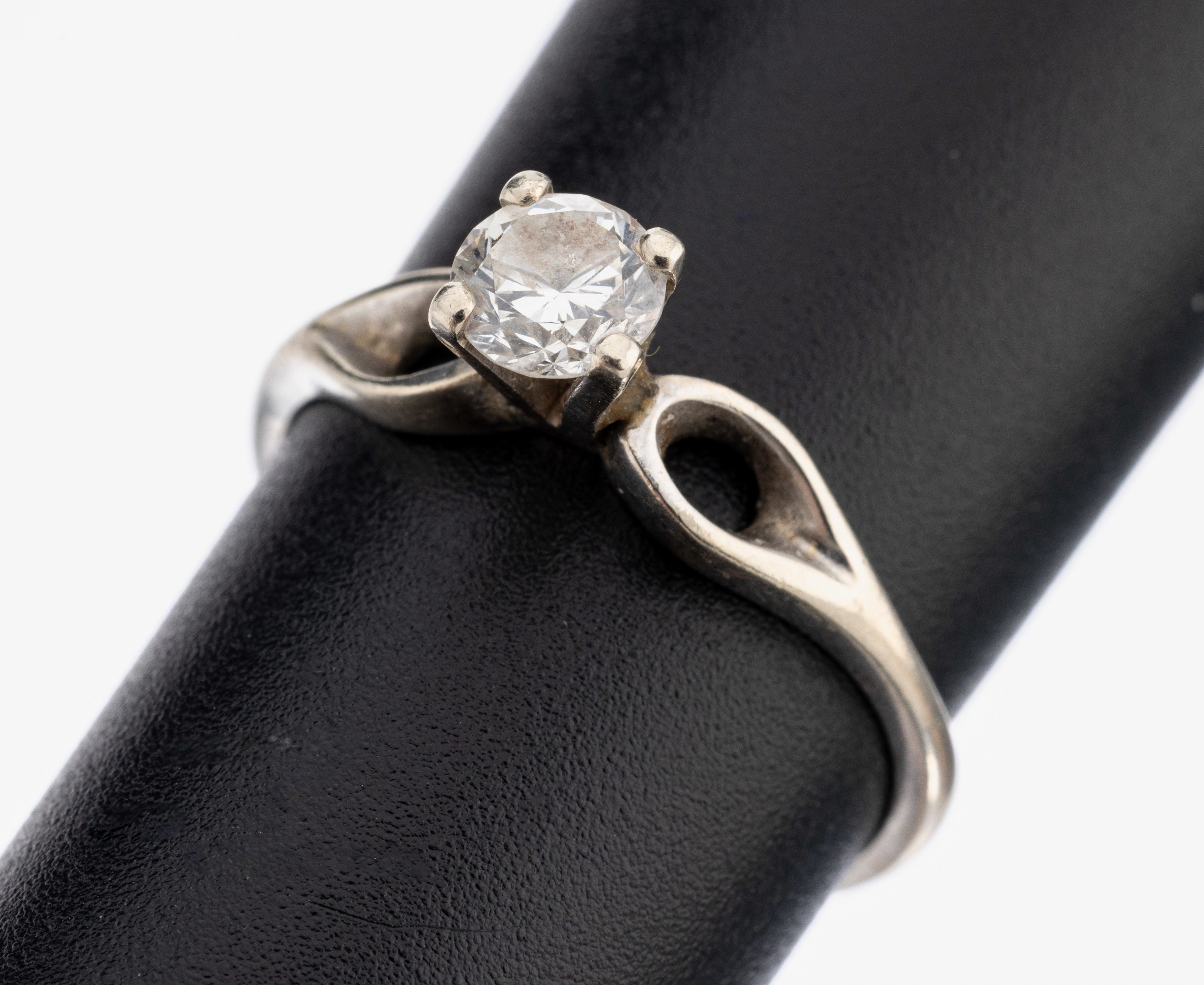 Image 27117695 - 14 kt Gold Brillant Ring, WG 585/000, Brillant-Solitär ca. 0.30 ct Weiß/si, RW 55, ...