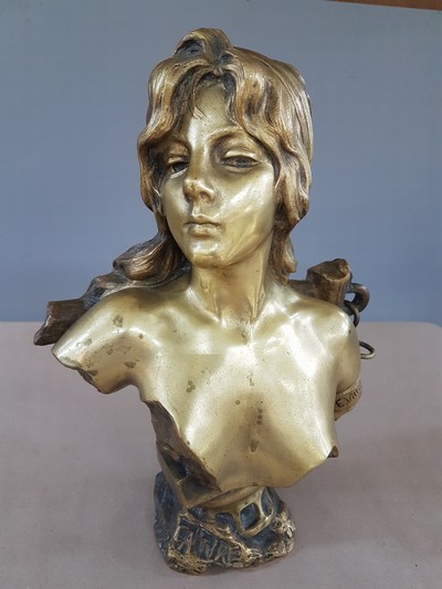 27117610a - Skulptur ´Capture´ von Emmanuel Villanis, 1858-1914, Bronze, signiert, Büste einer ...