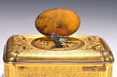 27117639a - Feine Singvogel-Spieldose, wohl Schweiz, um 1840, Metallgehäuse qualitätvoll ...