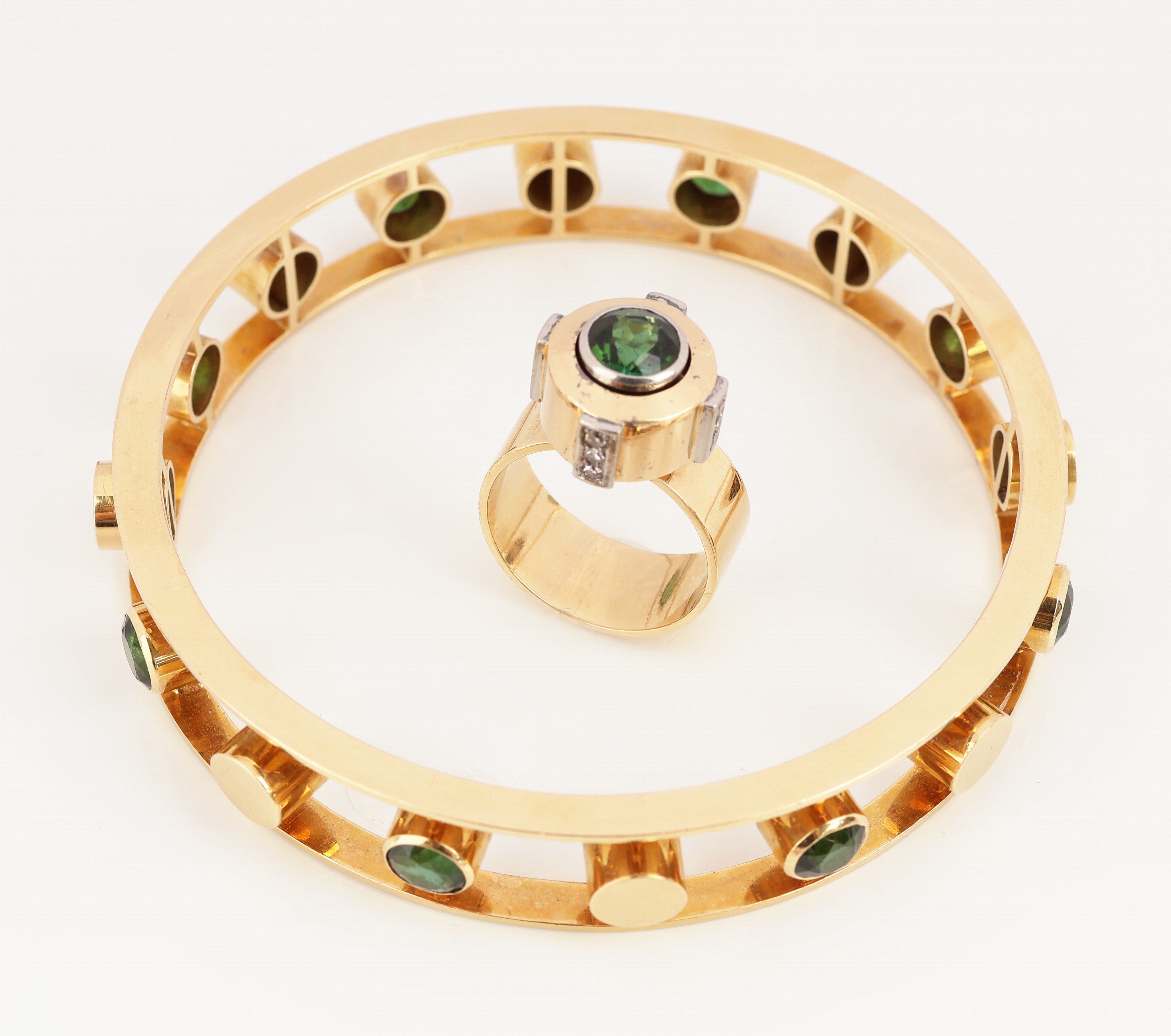Detail a: 18 kt Gold Schmuckset, GG/WG 750/000, hochwertige Goldschmiedearbeit, best. aus: 1 Ring, RW 53, rundfacett. Turmalin ca. 1.0 ct, 12 8/8-Diamanten ...