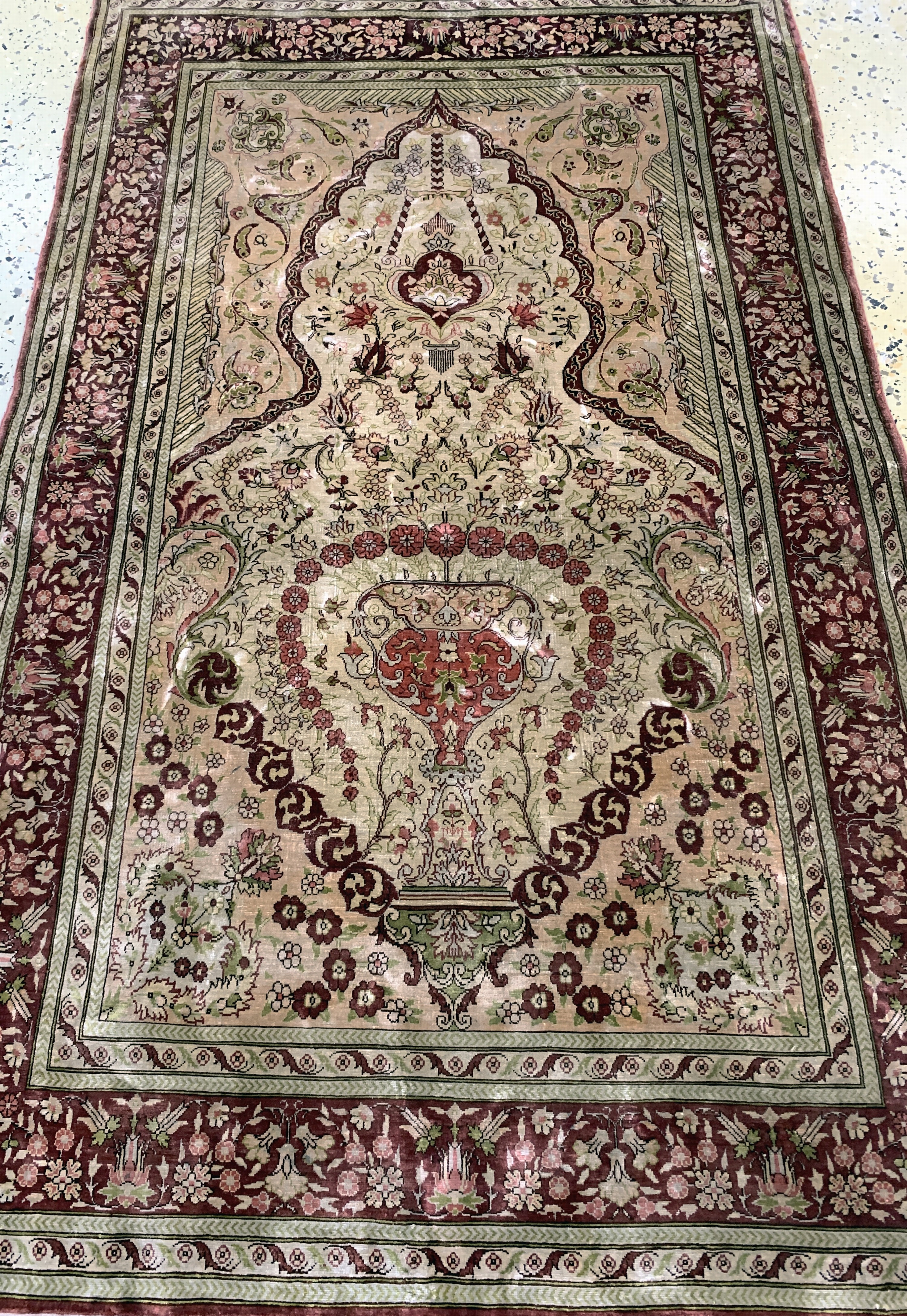 Detail d: Hereke Seide fein signiert, Türkei, Mitte 20.Jhd, reine Naturseide, ca. 130 x 84 cm, ca.1,0 Mio. Kn/qm, Reinigungsbedürftig, EHZ: 2