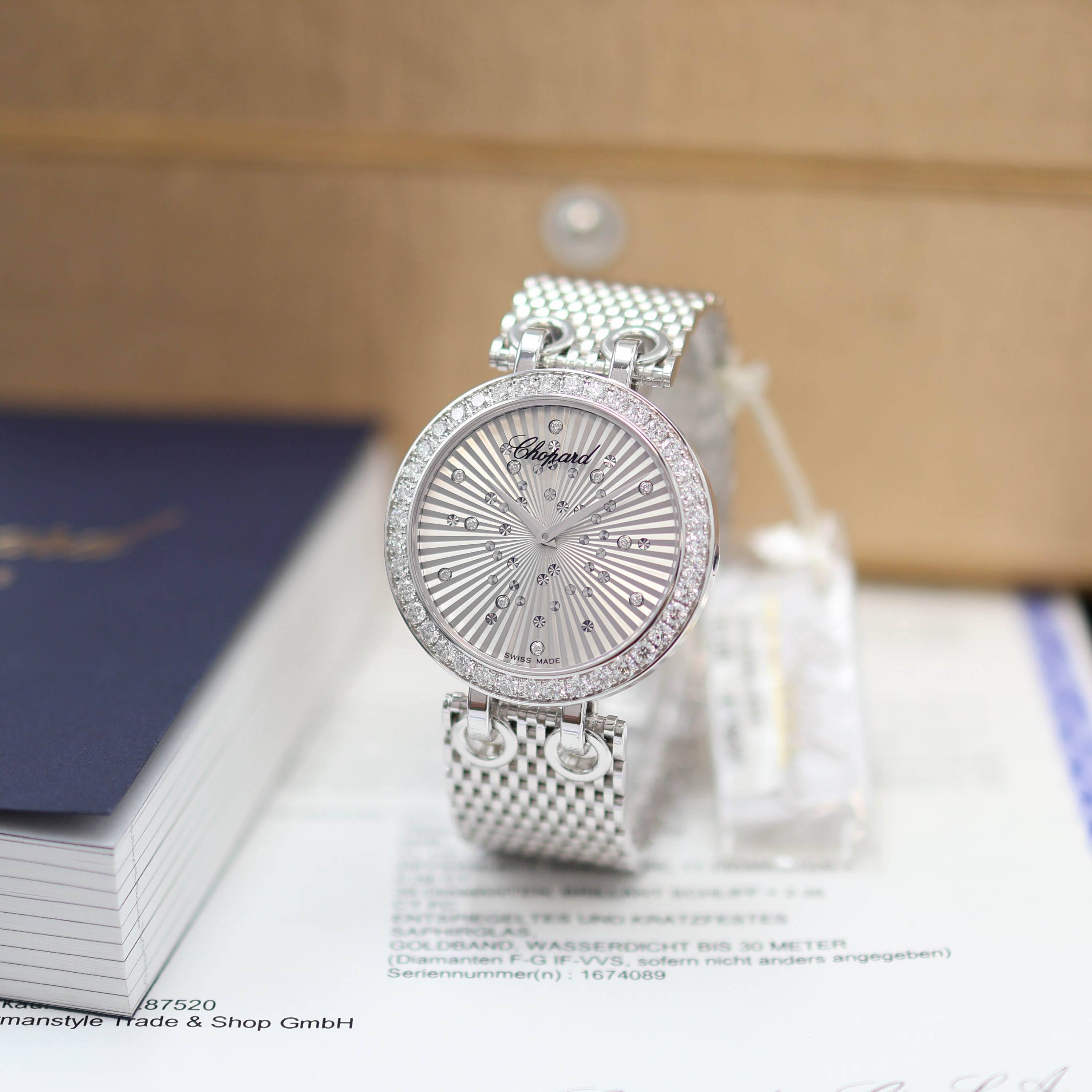 Image 27117740 - CHOPARD ungetragene Damenarmbanduhr XTRAVAGANZA in WG 750/000 mit Diamantbesatz Referenz ...