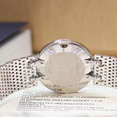 27117740e - CHOPARD ungetragene Damenarmbanduhr XTRAVAGANZA in WG 750/000 mit Diamantbesatz Referenz ...