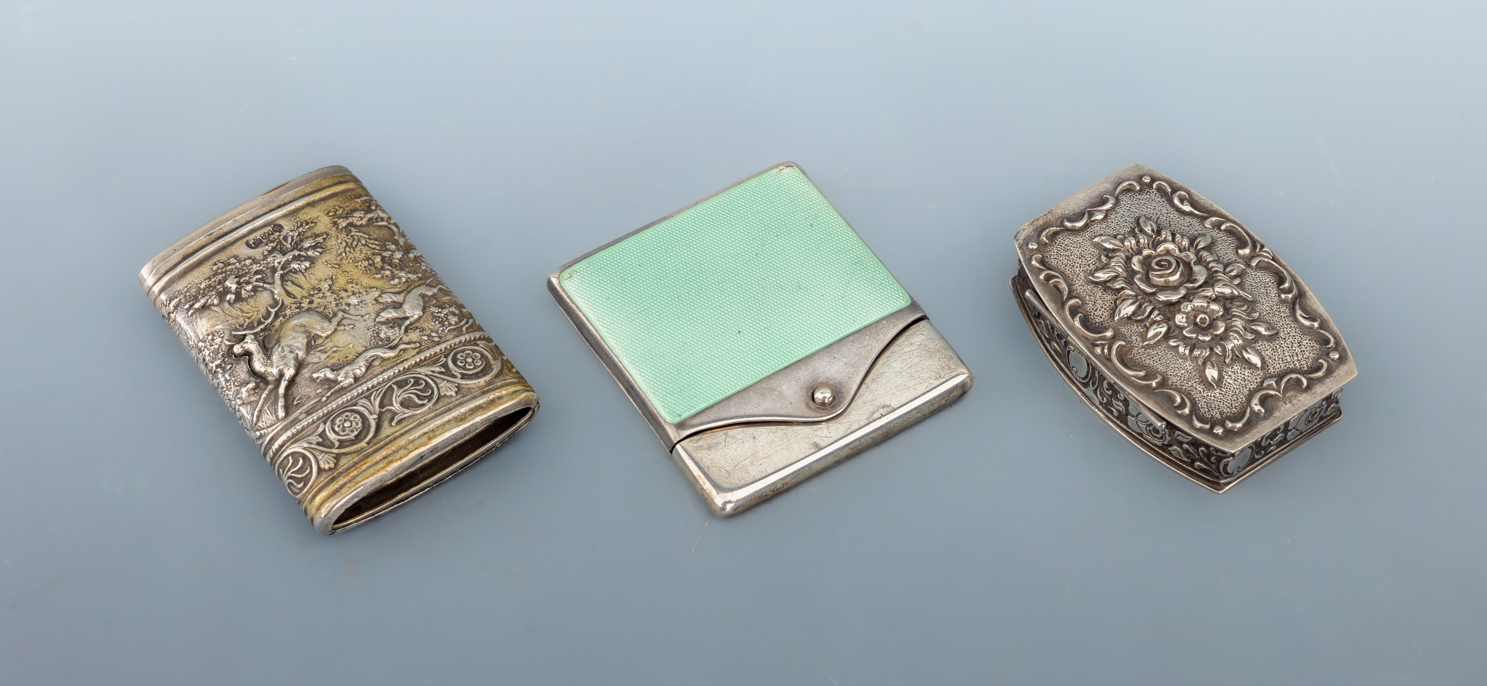 Image 27117826 - Konvolut 3 Dosen/Streichholzetuis, um 1925/30, 1 x Pillendose 835er Silber, floraler ...