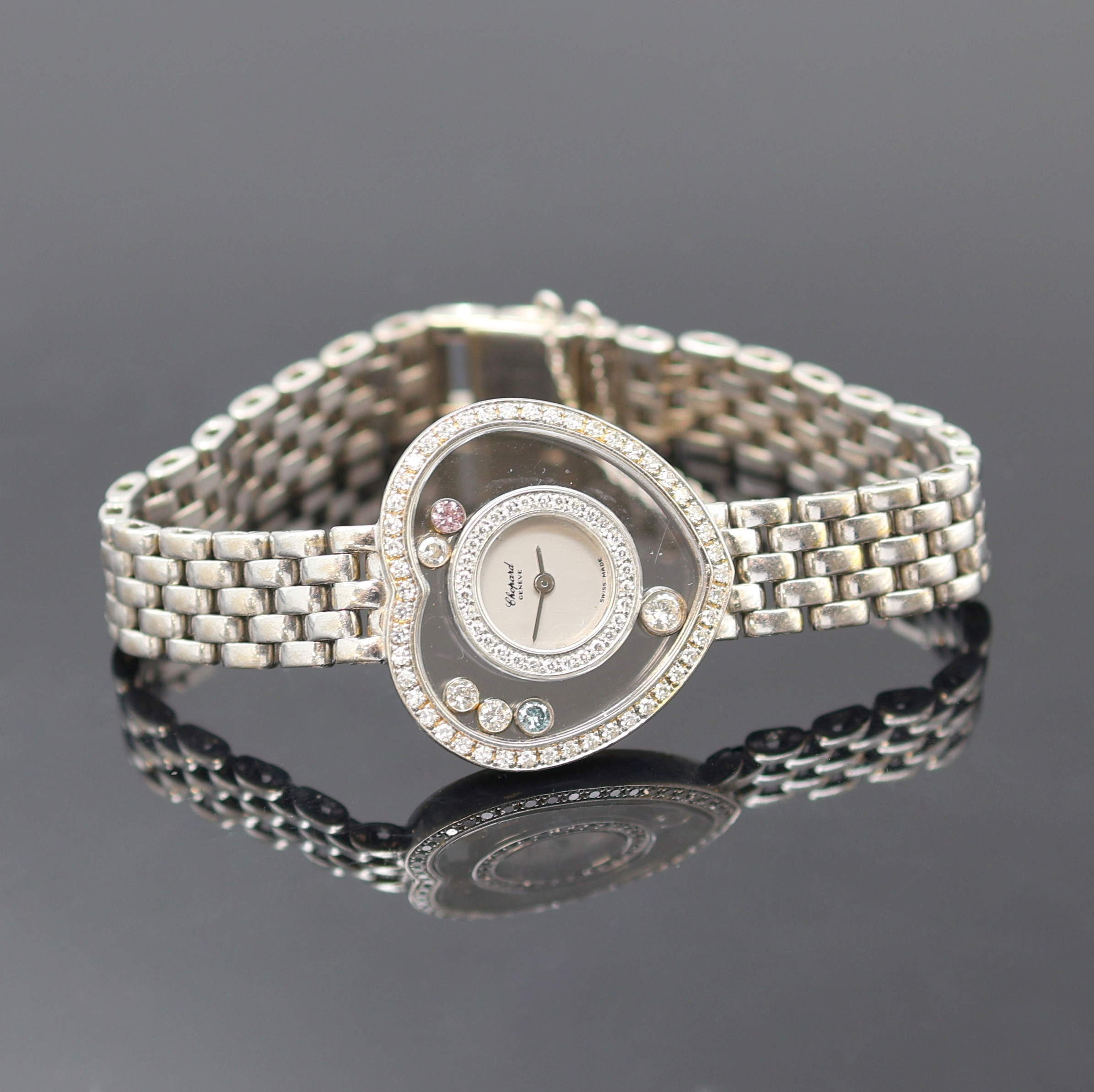 Image 27117835 - Chopard herzförmige Happy Diamonds Damenarmbanduhr in WG 750/000 Referenz 20/4516, ...