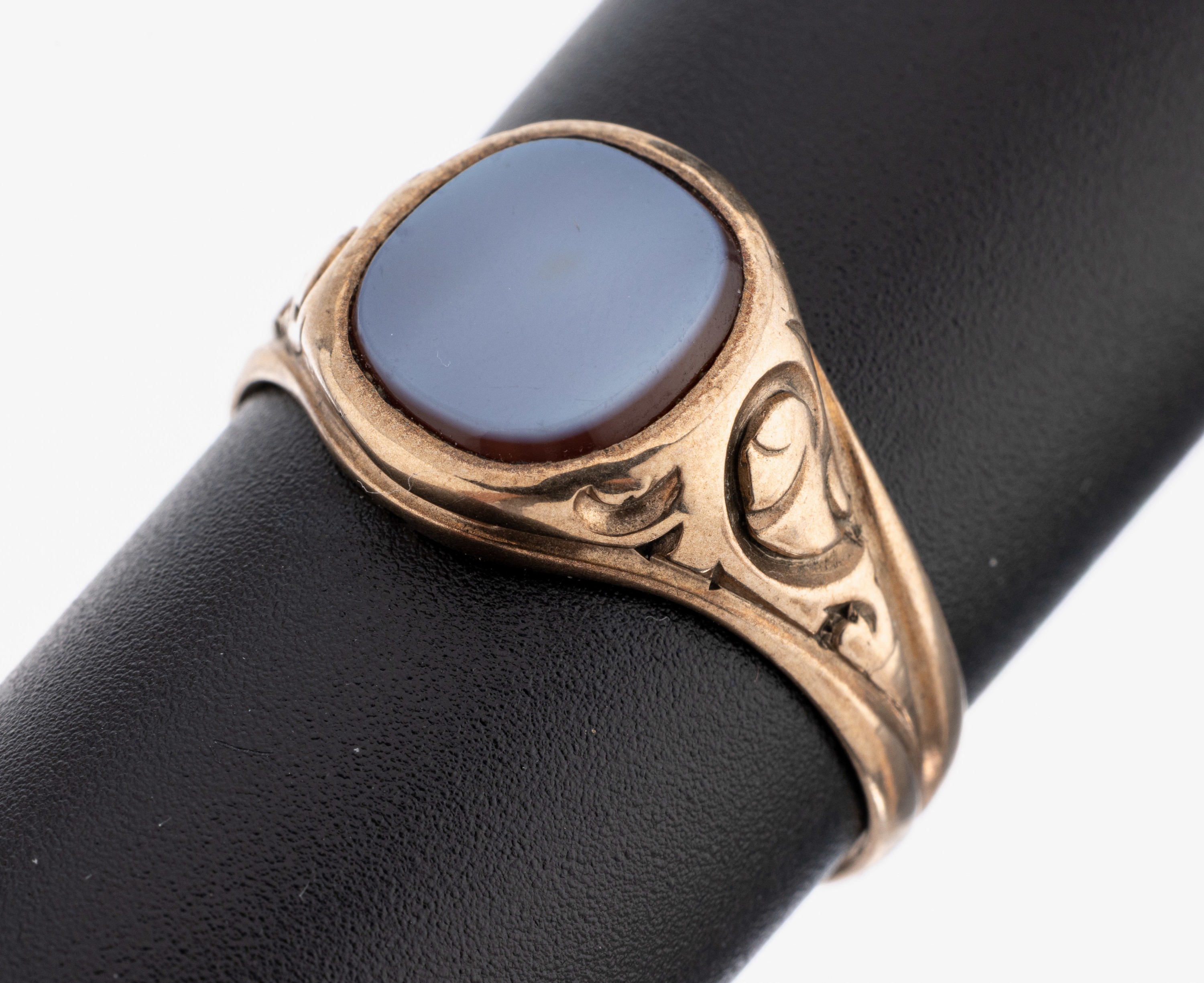 Image 27117846 - 8 kt Gold Lagenstein-Ring, um 1920, GG 333/000 gepr., freier Lagenstein, Ringschultern ...