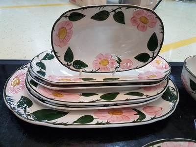 27117800n - Umfangreiches Kaffee- und Speiseservice, Villeroy & Boch, Modell Wild-Rose, 2 ...