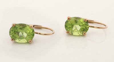 27117832b - Paar 8 kt Gold Peridot-Ohrhänger, GG 333/000, 2 ovalfacett. Peridots zus. ca. 4.0 ct, ...
