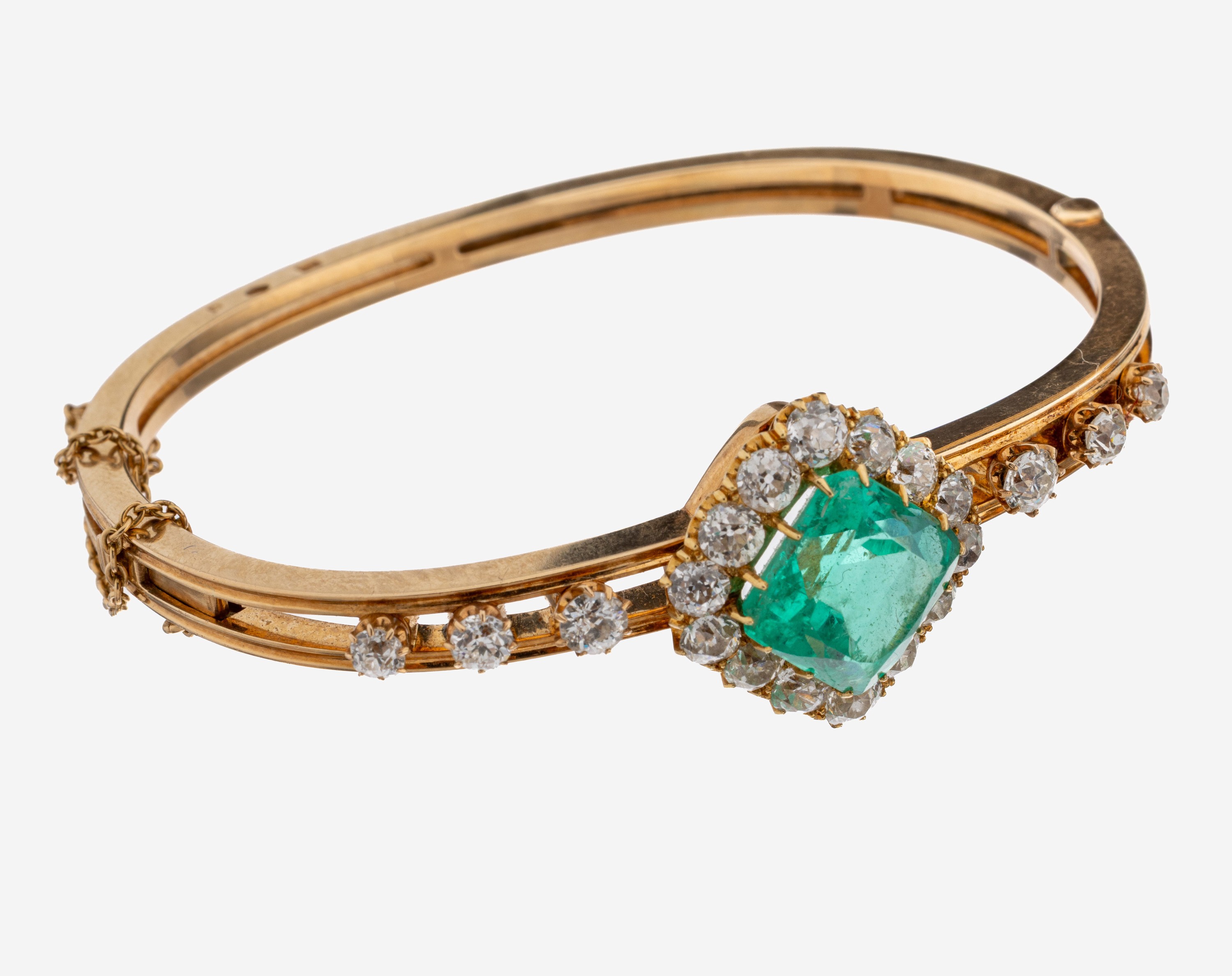 Image 27117959 - 14 kt Gold Smaragd-Diamant-Armreif, Ungarn, wohl Budapest, um 1910-20, GG 580/000, ...