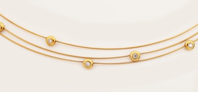 27117965b - 18 kt Gold Brillant-Collier, GG 750/000, 3-rhg., 7 einzeln in Zargen gefasste ...