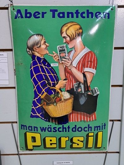 27117966a - Emailschild Persil ´Tantchen´, Düsseldorf, um 1920, Metall farbig emailliert, ...