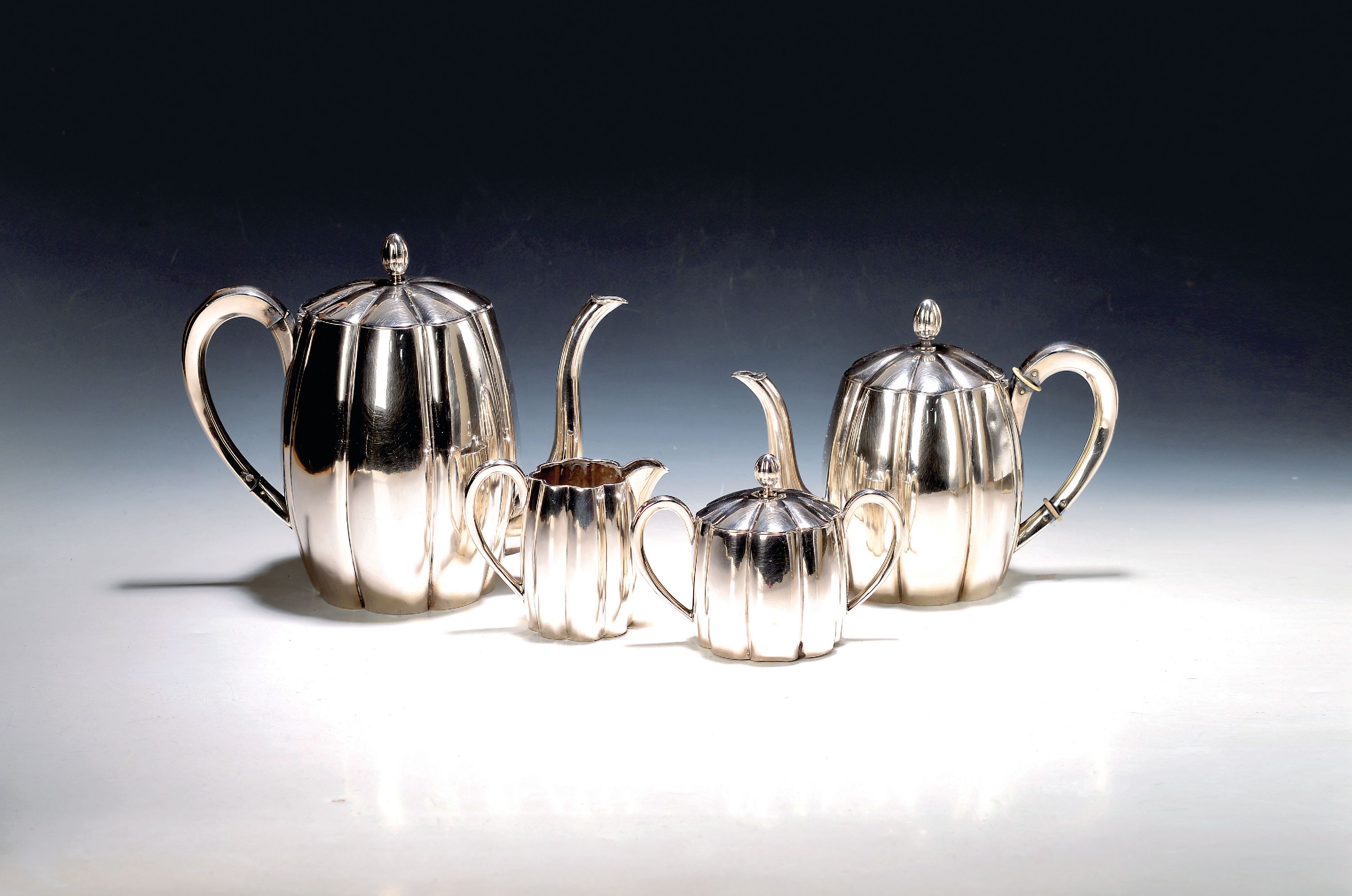Image 27118007 - Kaffee- und Teeset, Hugo Böhm, Schwäbisch Gmünd, 1920/30er Jahre, 800er Silber, ...