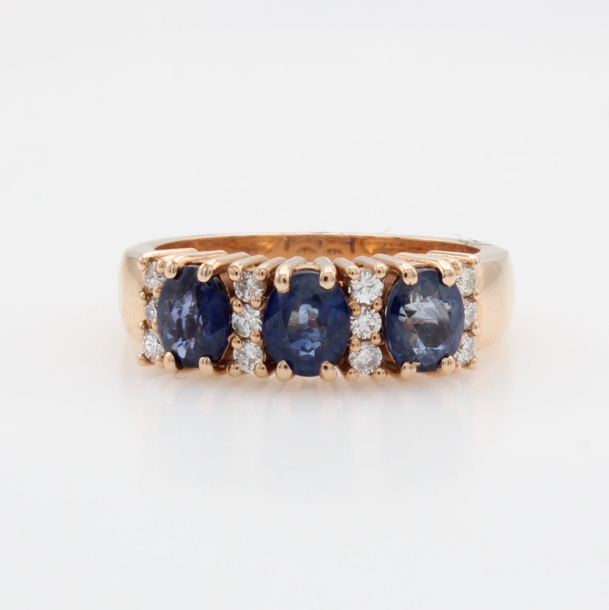 Image 27118051 - Ring mit Saphiren und Brillanten, RG 585/000, 3 ovale, fac. Saphire zus. ca. 1.78 ct, ...