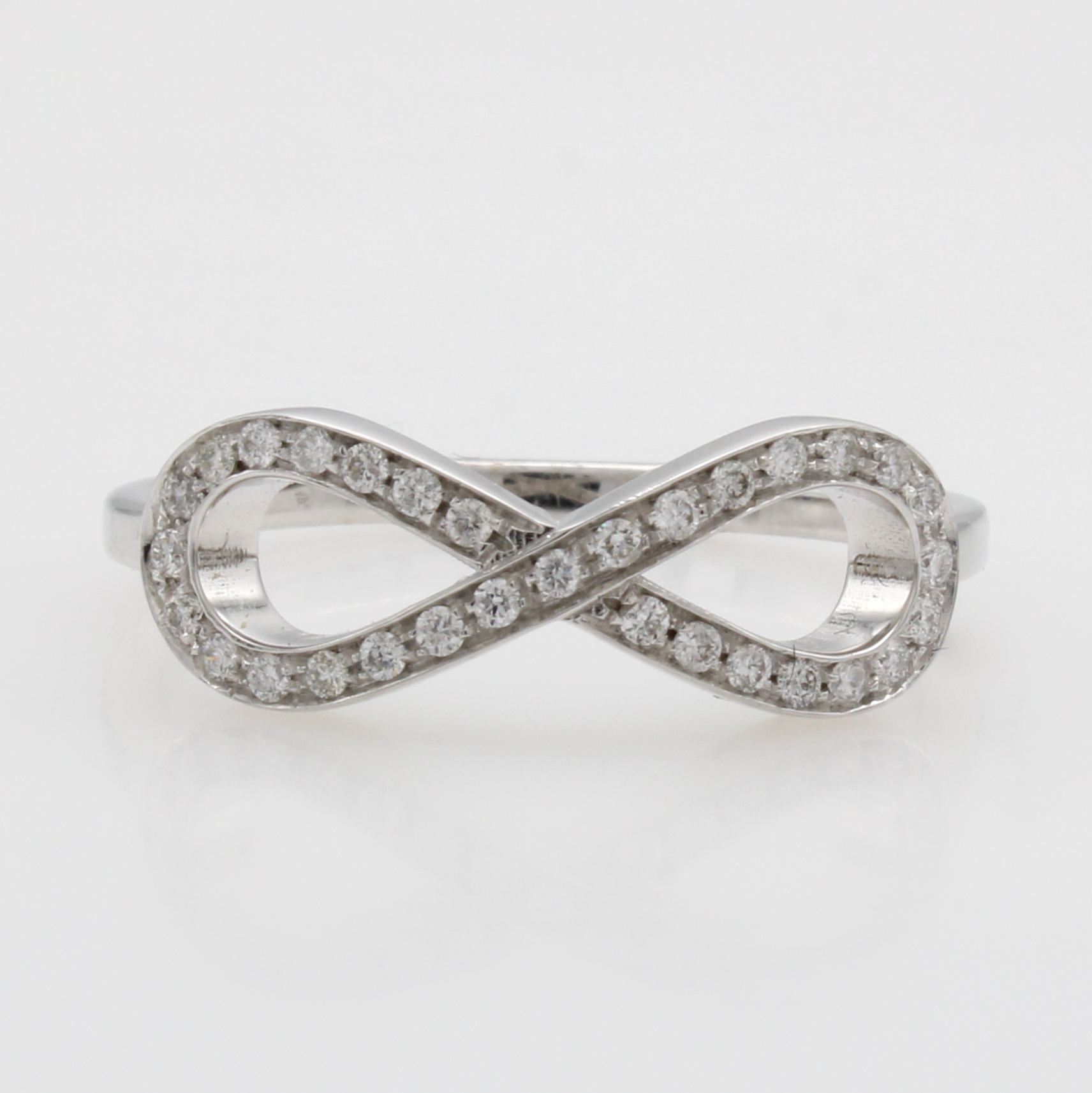 Image 27118054 - Ring ´Infinity´ mit Brillanten, WG 750/000, Brill. zus. ca. 0.40 ct Weiß/si, RW ca. 57 ...