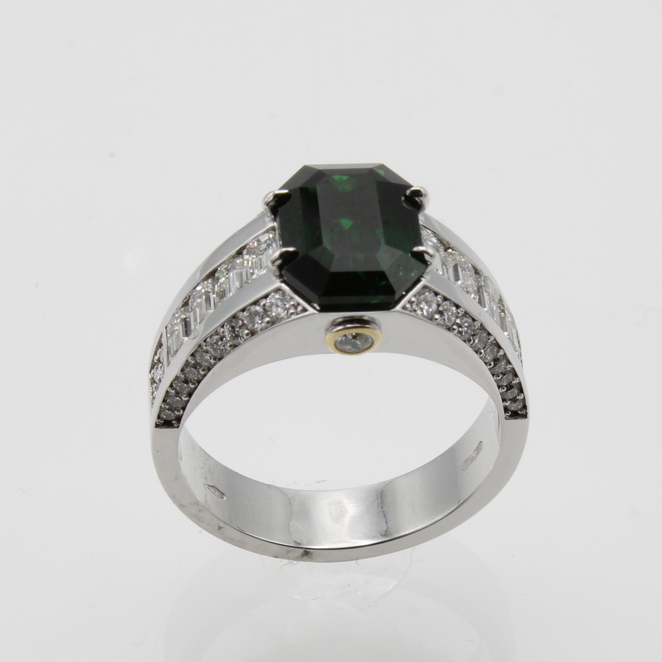 Image 27118062 - Ring mit Tsavorit, Diamanten und Brillanten, WG 750/000, achteck. Tsavorit v. sehr ...