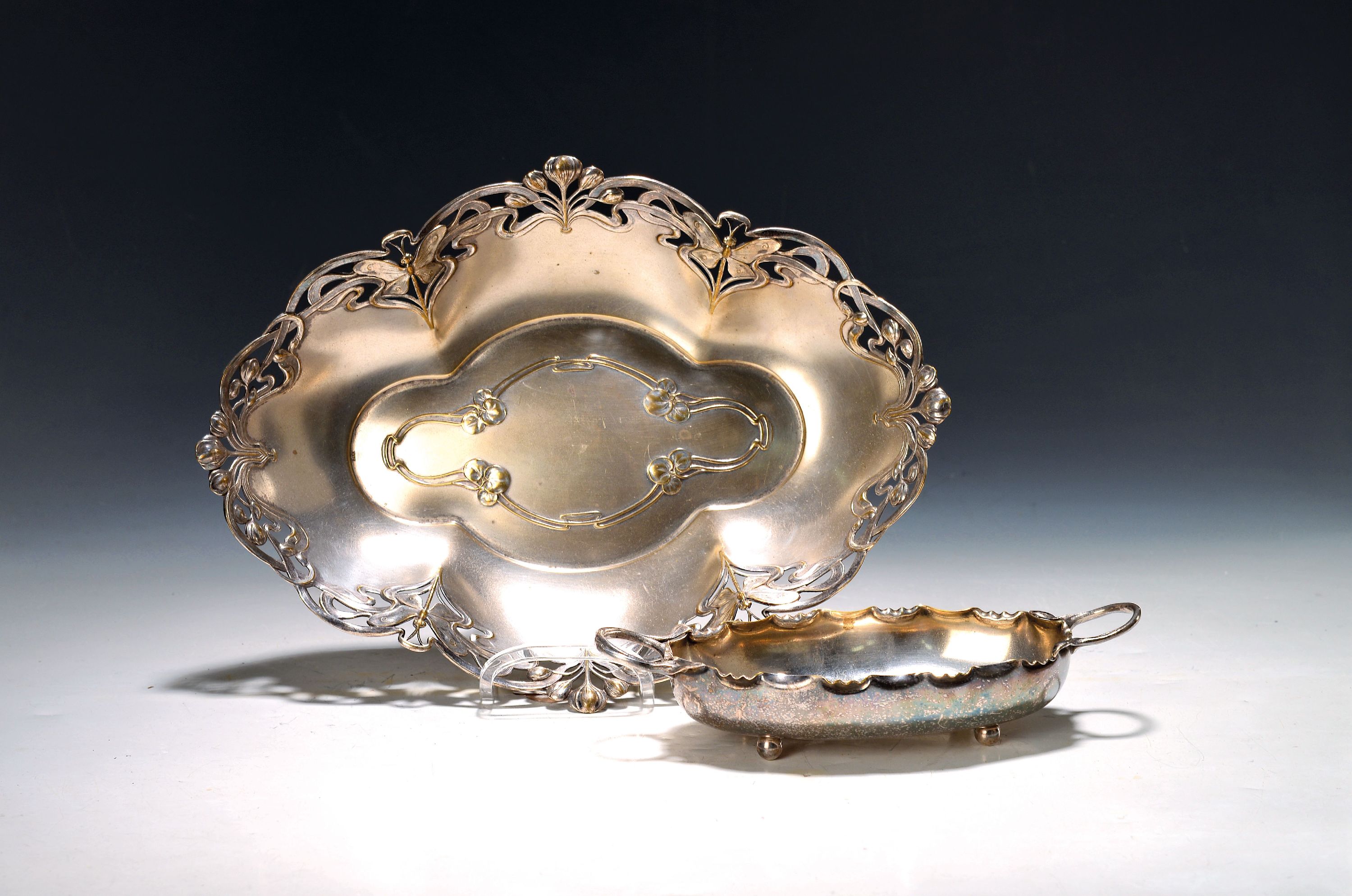Image 27118064 - Zwei Jugendstilschalen, 1x WMF, 1900-07, Metall versilbert, vielpassige Schale mit ...