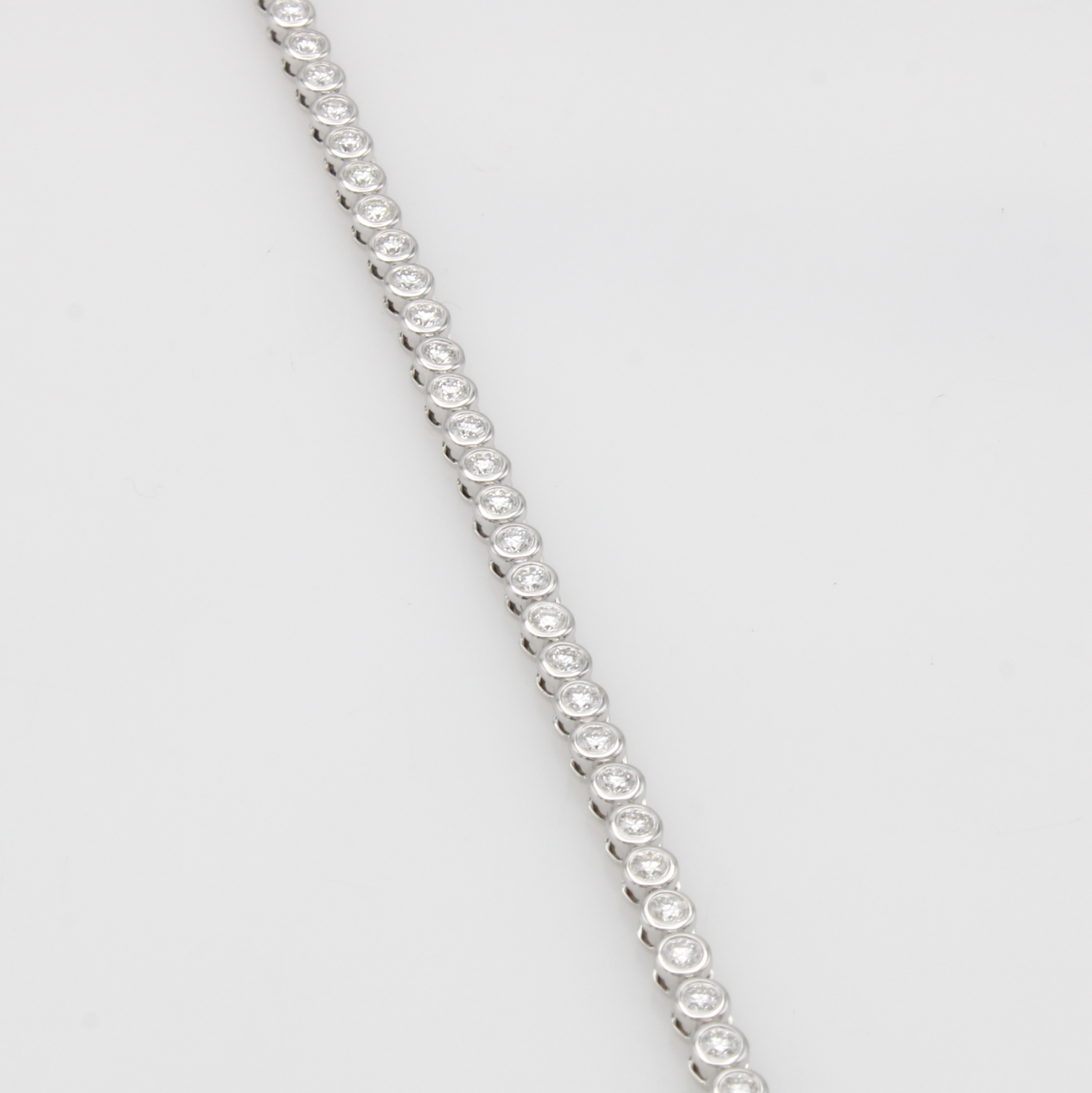 Image 27118072 - Armband mit Brillanten, WG 750/000, 52 Brill. zus. ca. 2.00 ct feines Weiß/si, ...