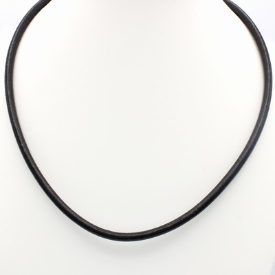 Image Halsreif ´Bvlgari´, Karabinerschl. Stahl, schwarzes Leder, L. ca. 50 cm, orig. Etui u. ...