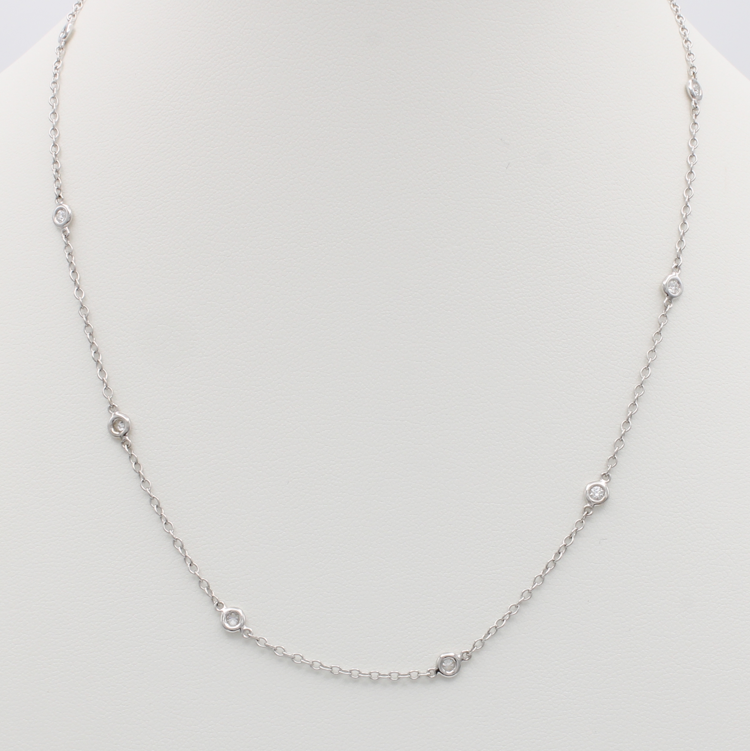 Image 27118144 - Kette mit Brillanten, WG 750/000, 10 Brill. zus. ca. 0.40 ct feines Weiß/si in Kette ...