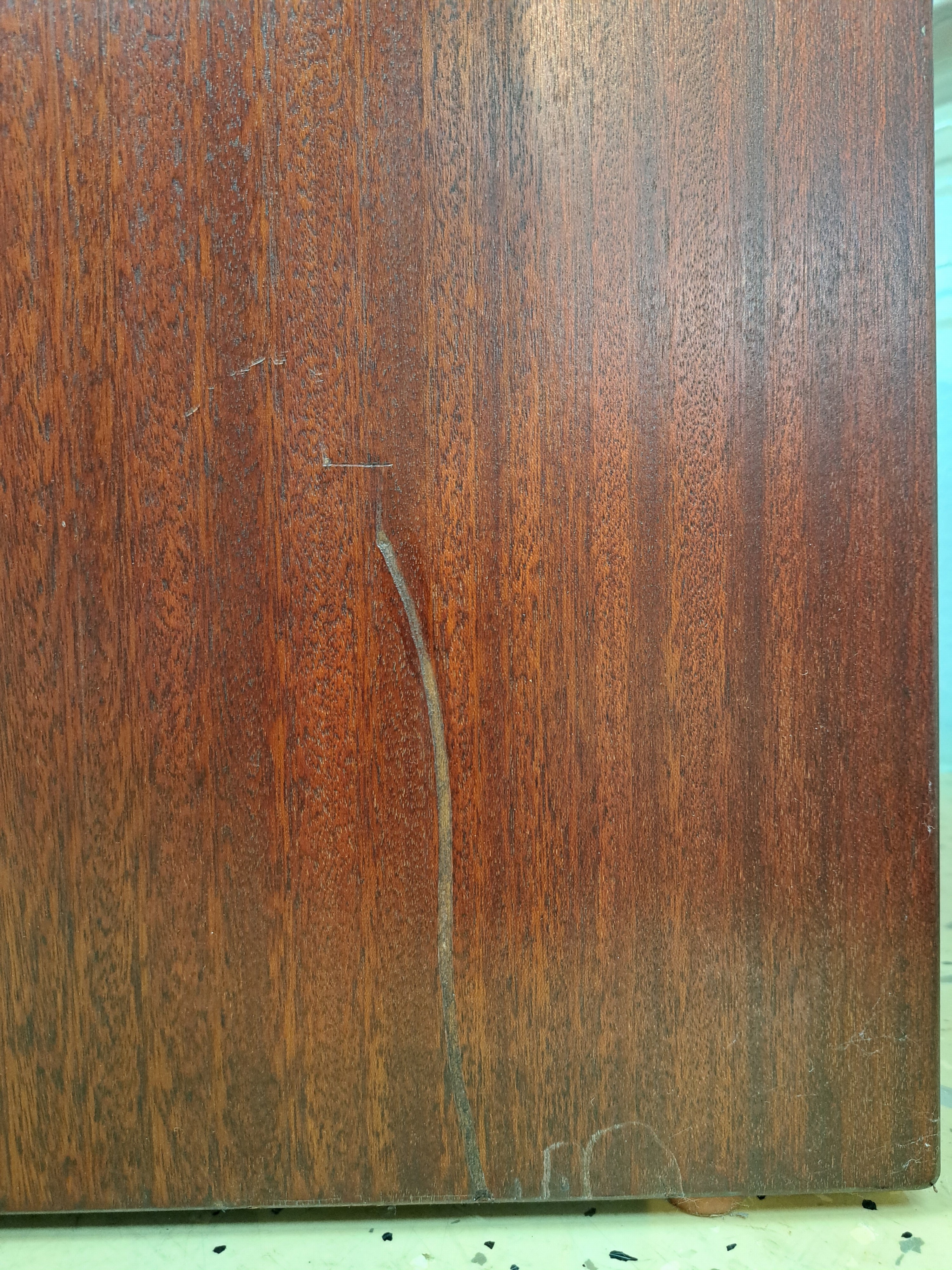 Detail i: Großer Besteckkasten, wohl Robbe & Berking, Holz und Kunststoff, 5 Schubläden mit 5 Schlüsseln, Innenaufteilung unvollständig, 68x41x44 cm, ...