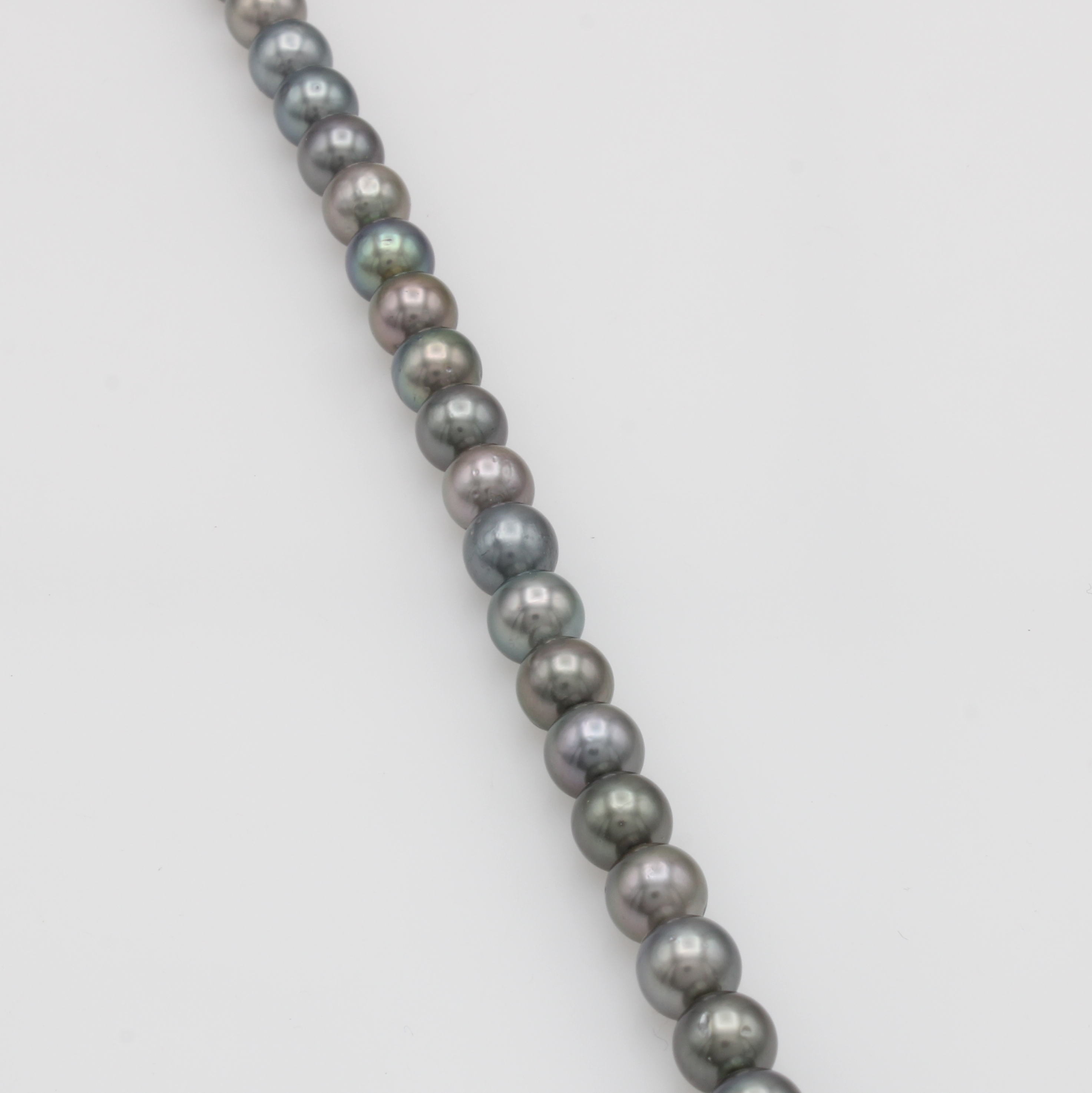 Image 27118269 - Tahitizuchtperlstrang, grünlich bis anthrazitfarb. Perlen, D. ca. 7-7.5 mm, L. ca.40 cm ...