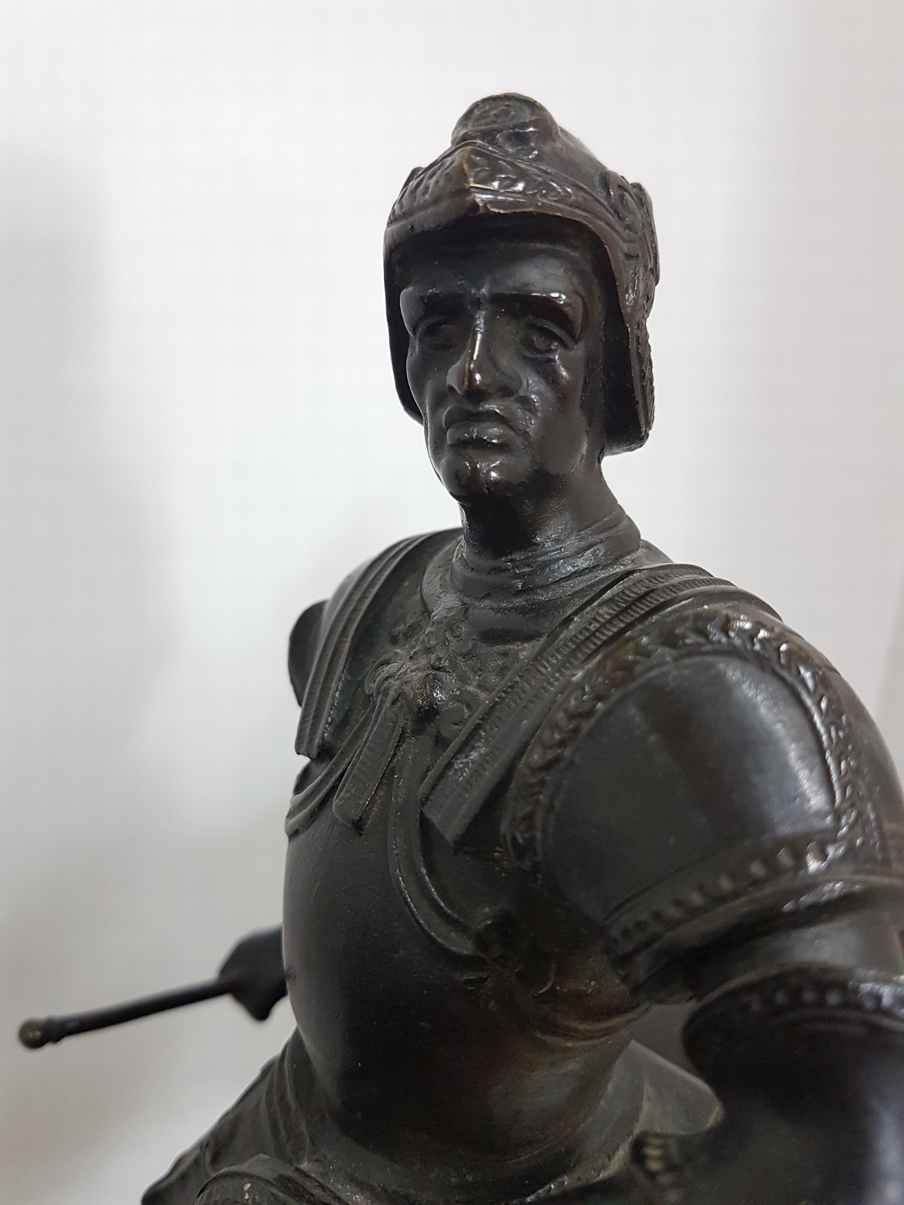 Detail d: Reiterstandbild des Bartolomeo Colleoni, nach Andrea del Verrocchio, um 1900, Bronze patiniert, auf Marmorsockel, H. 37,5 cm