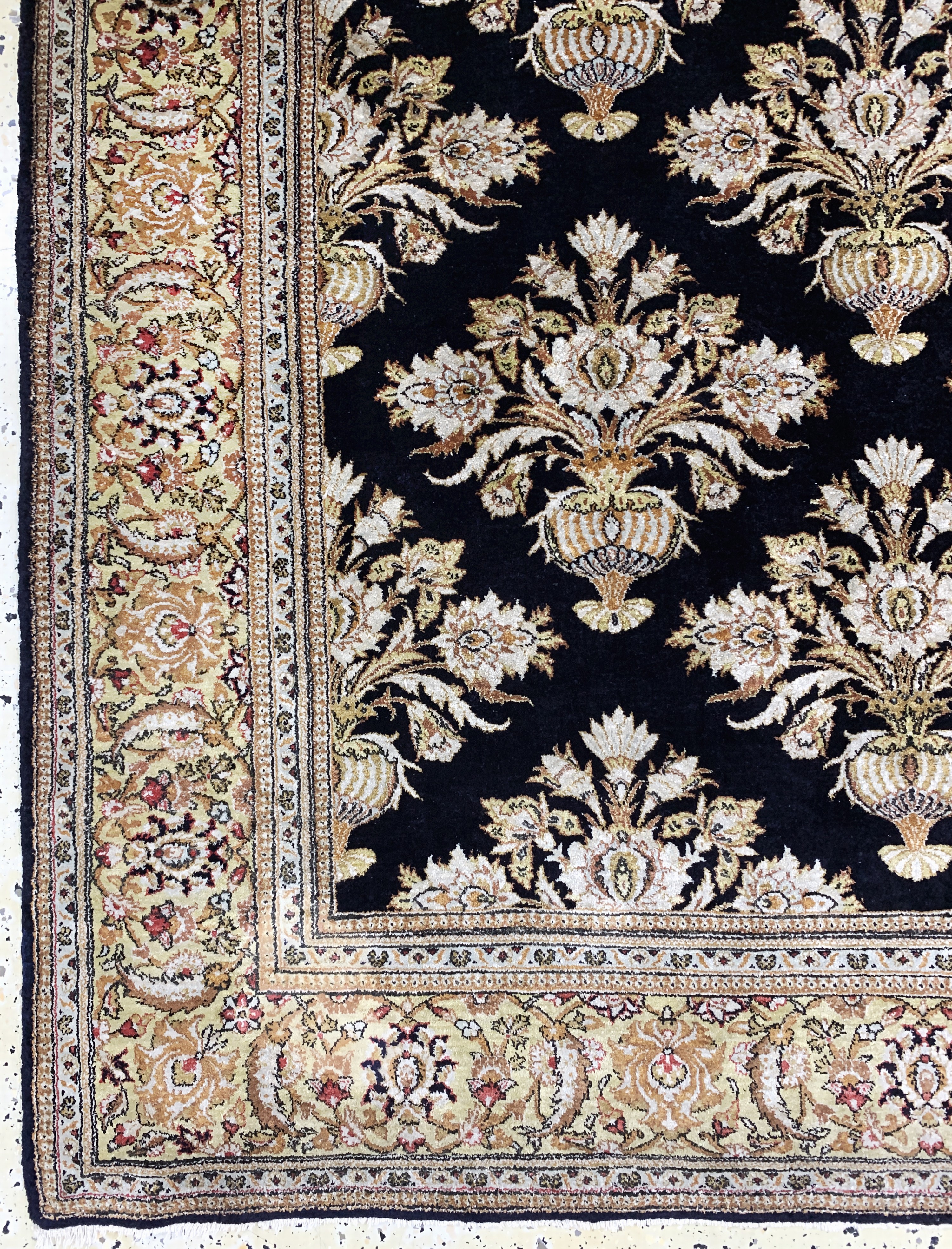 Detail b: Ghom Seide alt, Persien, Mitte 20.Jhd, reine Naturseide, ca. 215 x 140 cm, EHZ: 2