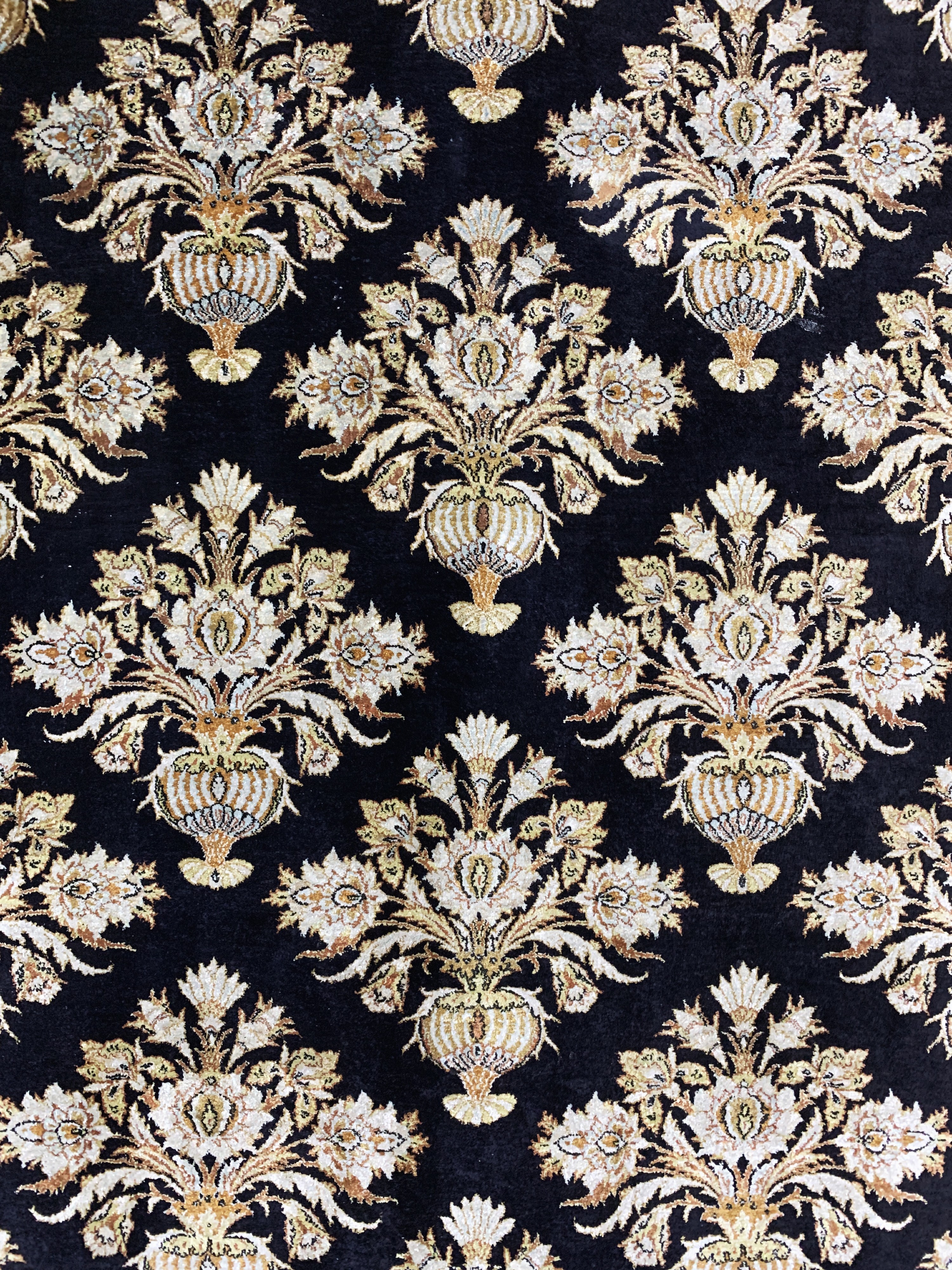 Detail c: Ghom Seide alt, Persien, Mitte 20.Jhd, reine Naturseide, ca. 215 x 140 cm, EHZ: 2