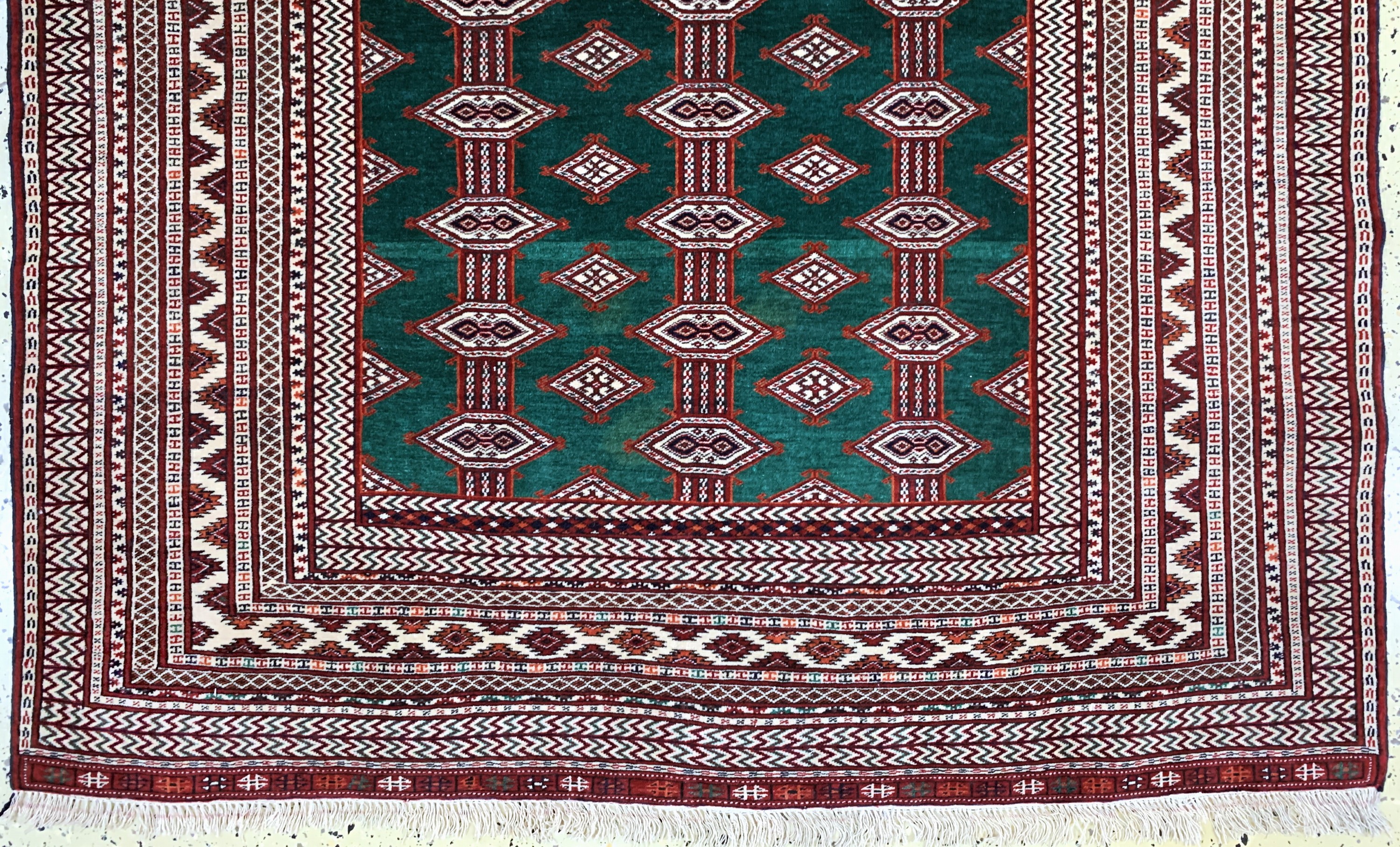Detail b: Torkmen fein, Persien, Mitte 20.Jhd, Wolle auf Seide, ca. 187 x 135 cm, EHZ: 2