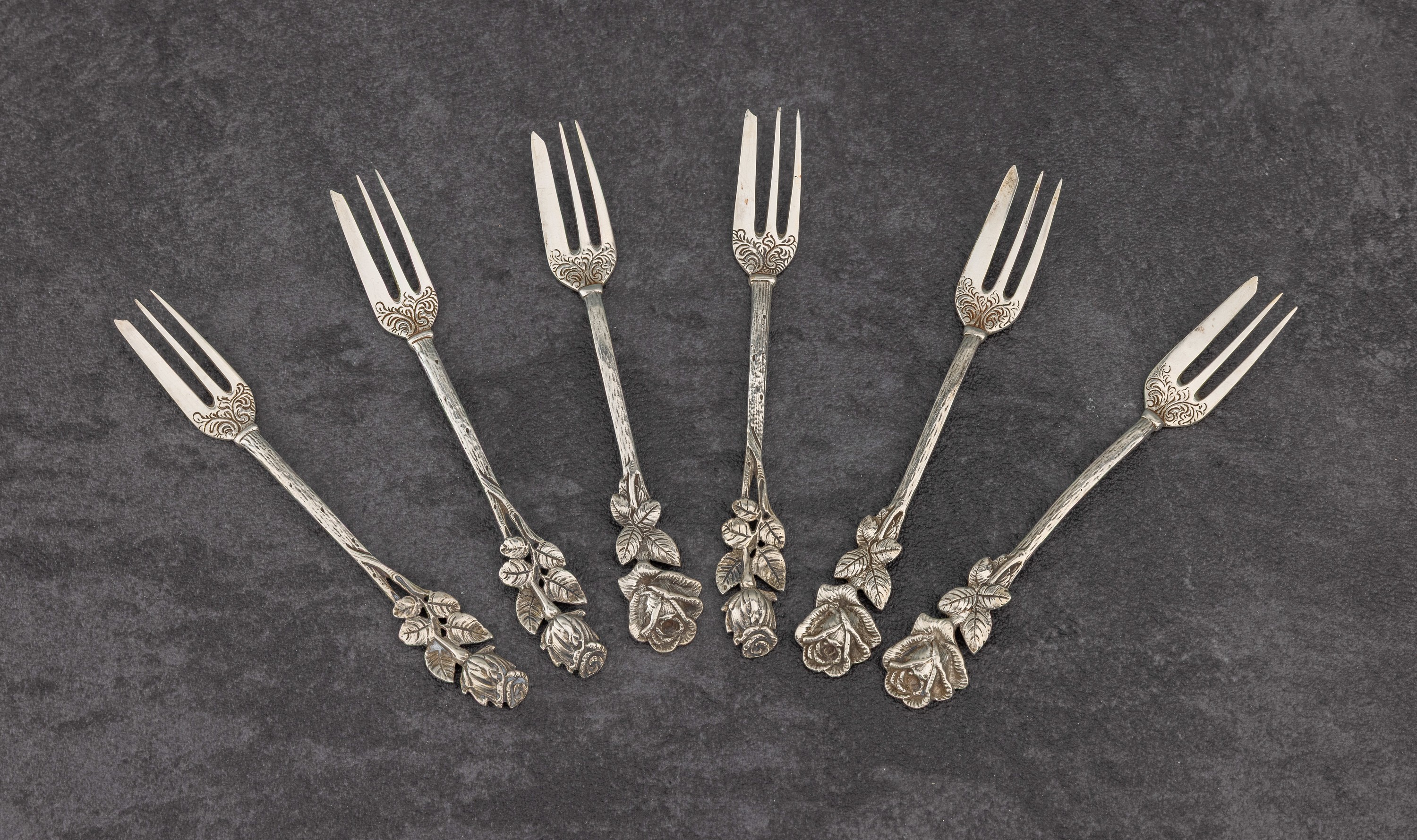 Image 27118373 - 6 Kuchengabeln Hildesheimer Rose, 800er Silber, typ. Design, ca. 95 g