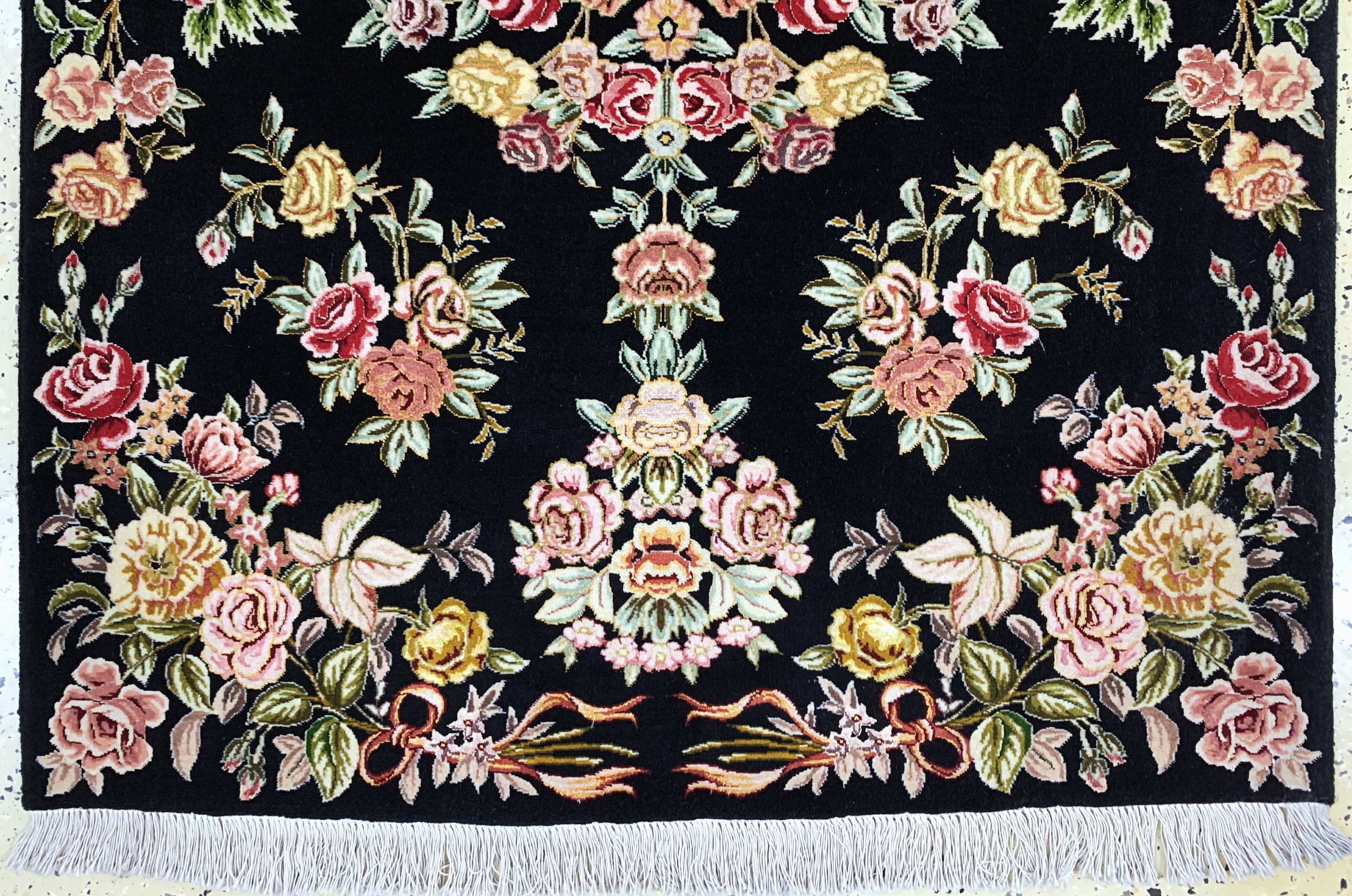 Detail b: Täbriz fein(50 Raj), Persien, Ende 20.Jhd, Korkwolle mit Seide, ca. 150 x 98 cm, ca. 500.000 Kn/qm, EHZ:(nahezu neuwertig)