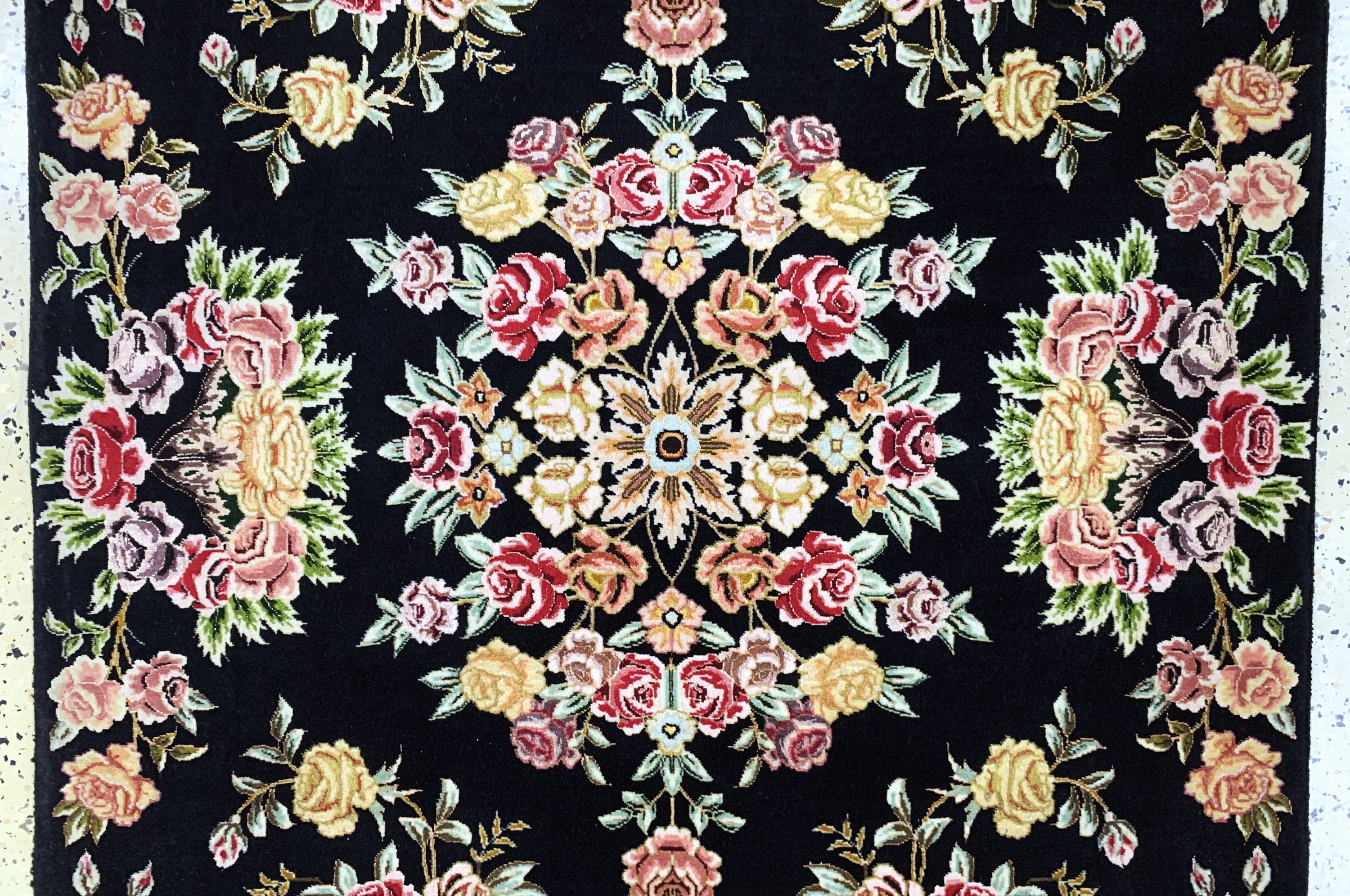 Detail c: Täbriz fein(50 Raj), Persien, Ende 20.Jhd, Korkwolle mit Seide, ca. 150 x 98 cm, ca. 500.000 Kn/qm, EHZ:(nahezu neuwertig)