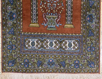 27118336b - 2 Lots Kaschmir, Indien, Ende 20.Jhd, Kunstseide, ca. 135 x 80 cm & ca. 120 x 80 cm, ...