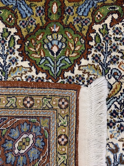 27118336h - 2 Lots Kaschmir, Indien, Ende 20.Jhd, Kunstseide, ca. 135 x 80 cm & ca. 120 x 80 cm, ...