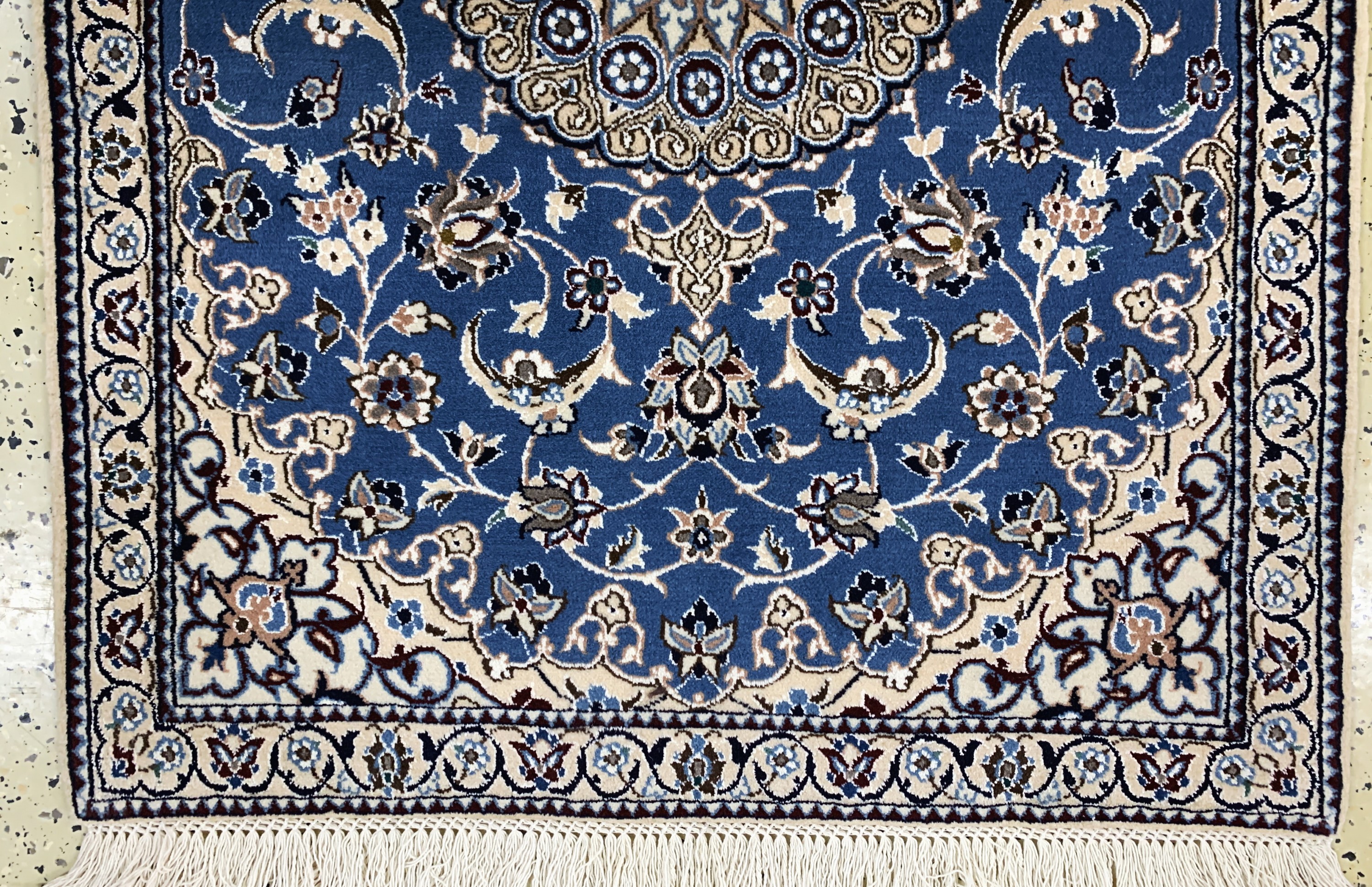 Detail b: Nain fein(9 La), Persien, Ende 20.Jhd, Korkwolle mit Seide, ca. 130 x 90 cm, ca. 500.000 Kn/qm, EHZ:(nahezu neuwertig)