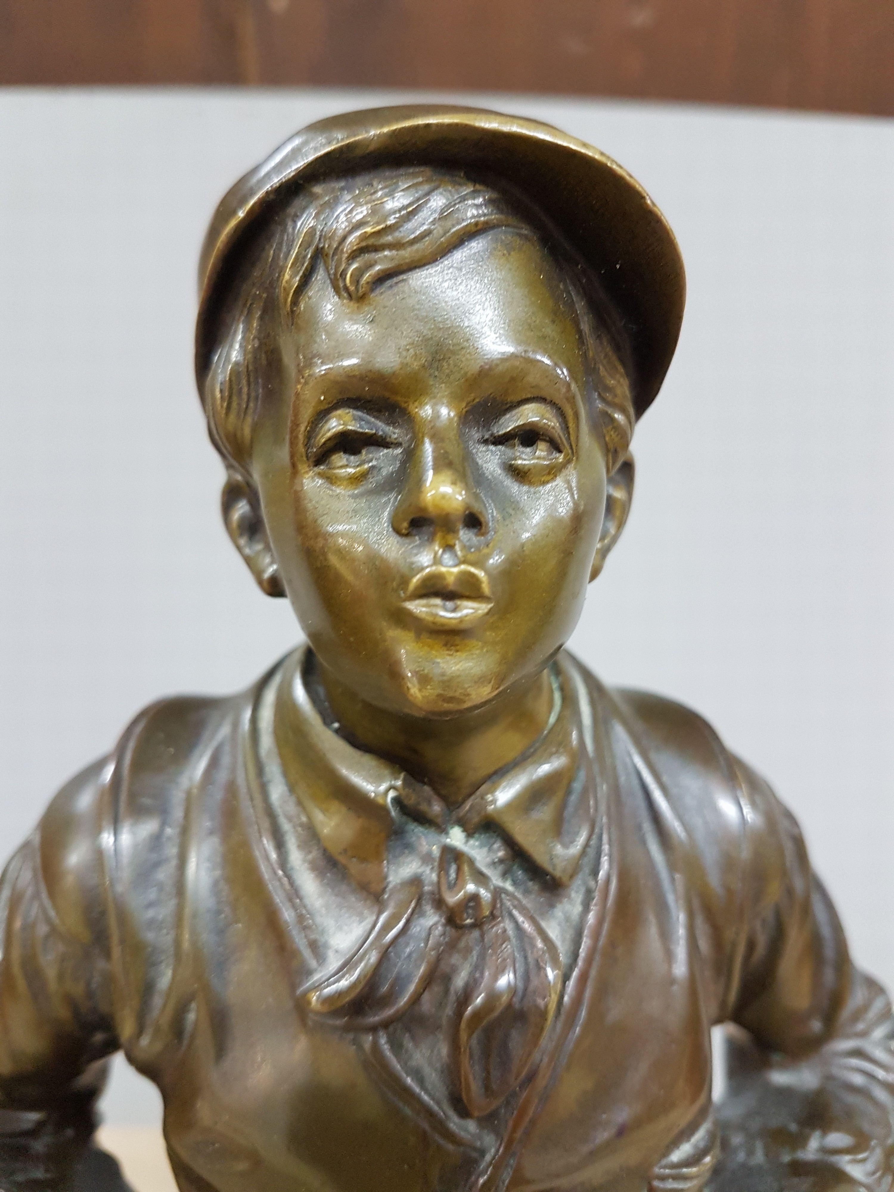 Detail f: Nach Charles Eloy Bailly (1830-1895), Bronzeskulptur, "Siffleur" Der Pfeifer, signiert, Ausführung des 20.Jh., H. 36 cm