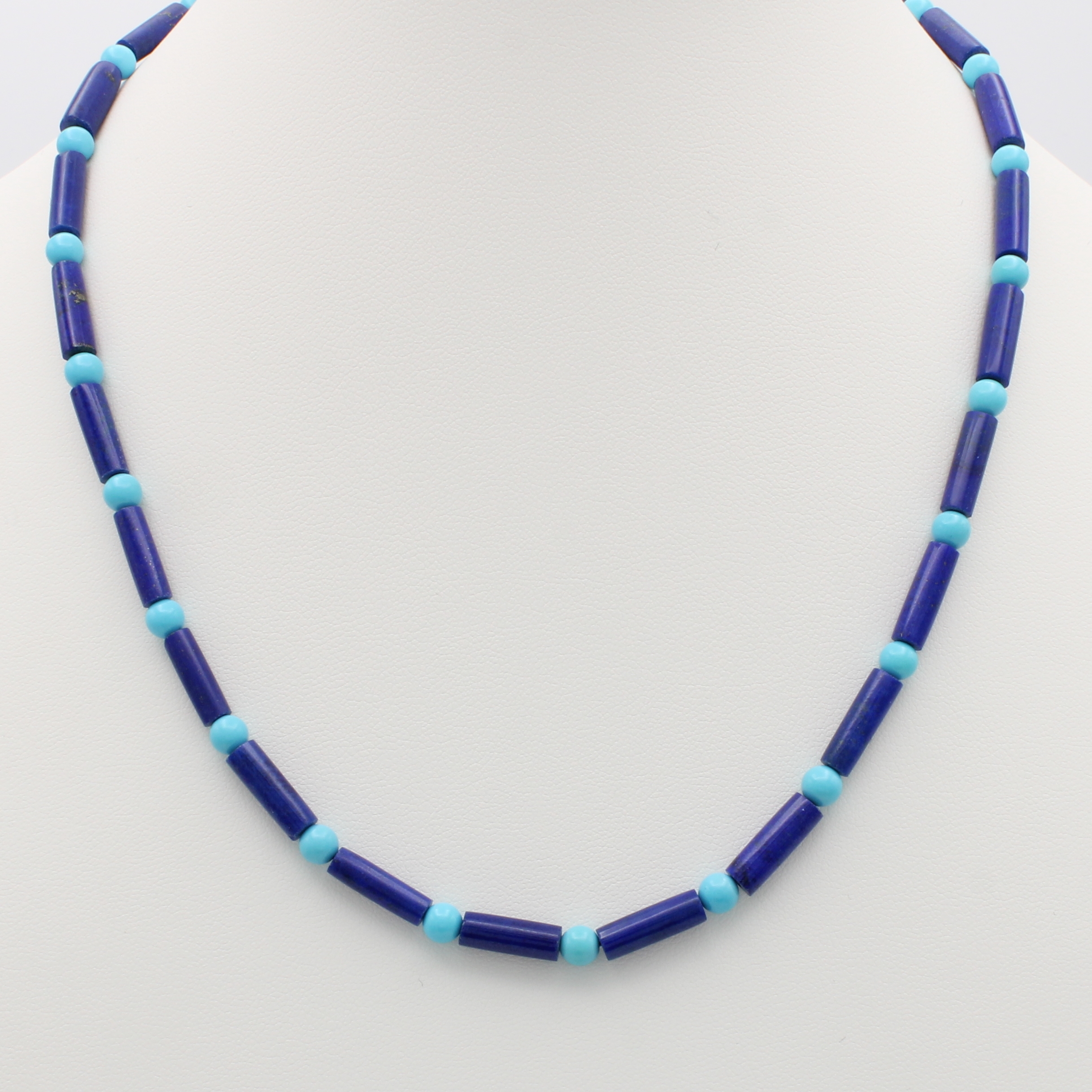 Image 27118463 - Kette mit Türkisen und Lapislazuli, Kara- binerschl., L. ca. 45 cm Schätzpreis: 450, - ...