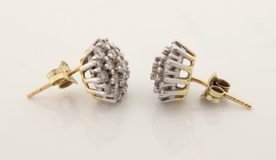 27118458c - Paar 14 kt Gold Brillant-Ohrstecker, GG/WG 585/000, Brillanten zus. ca. 1.0 ct ...