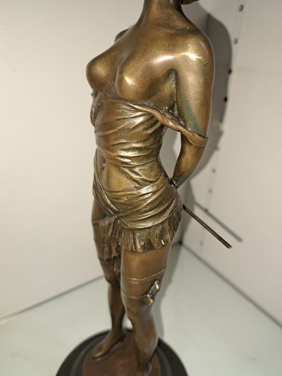 27118464f - After Bruno Zach; 1891-1935 Vienna, bronze sculpture: ´Educator´, on a black plinth, ...