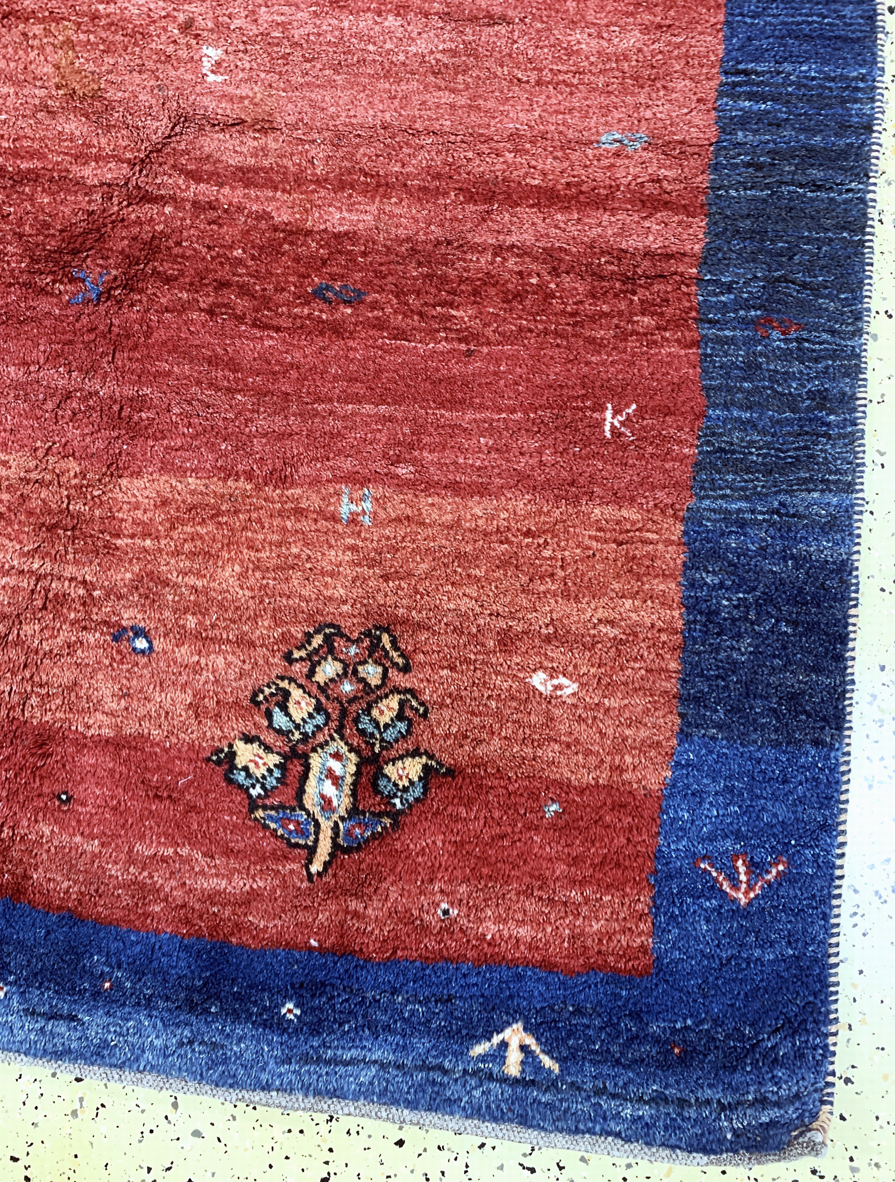 Detail a: Gabbeh, Persien, Ende 20.Jhd, Wolle auf Wolle, ca. 320 x 260 cm, EHZ: 2, (kleine Restaurierung)