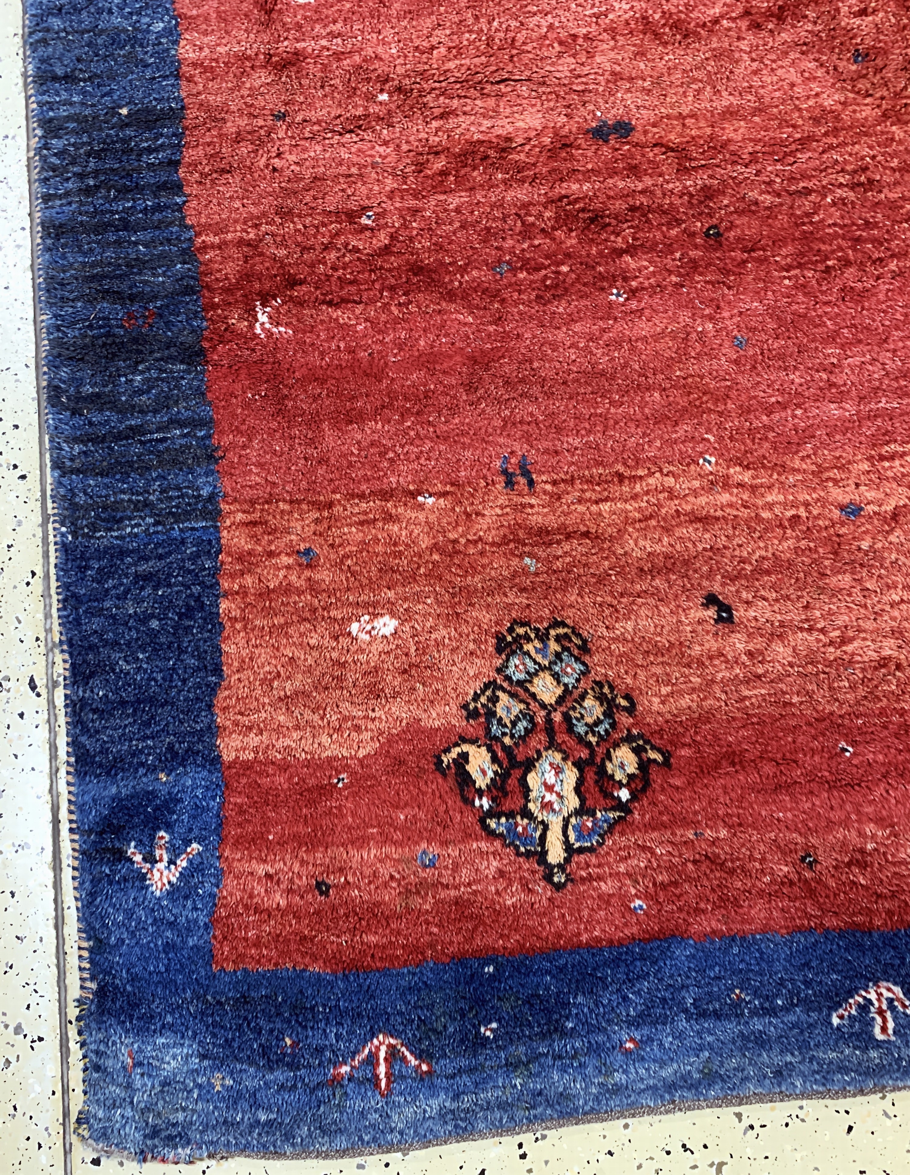 Detail b: Gabbeh, Persien, Ende 20.Jhd, Wolle auf Wolle, ca. 320 x 260 cm, EHZ: 2, (kleine Restaurierung)