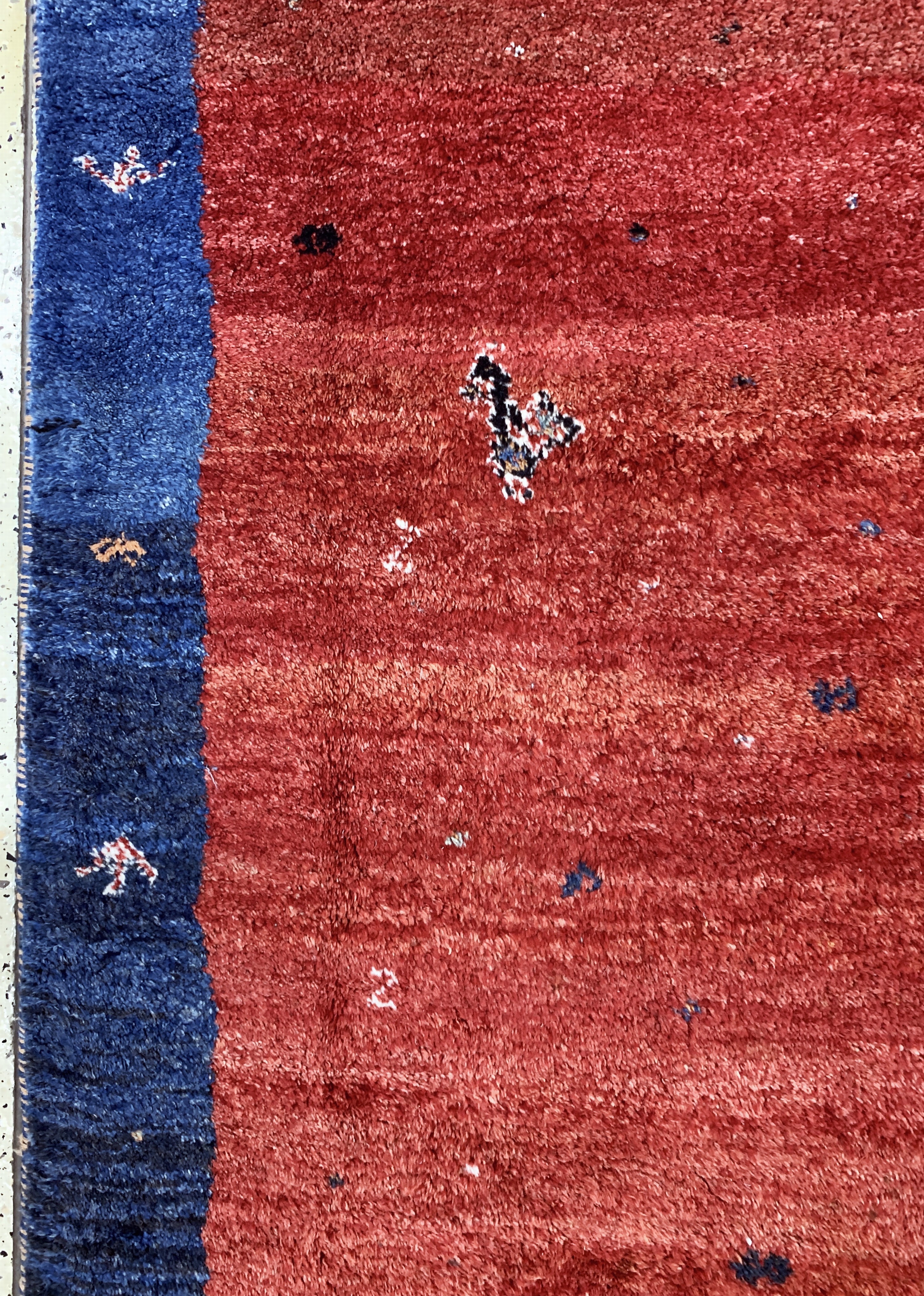 Detail c: Gabbeh, Persien, Ende 20.Jhd, Wolle auf Wolle, ca. 320 x 260 cm, EHZ: 2, (kleine Restaurierung)