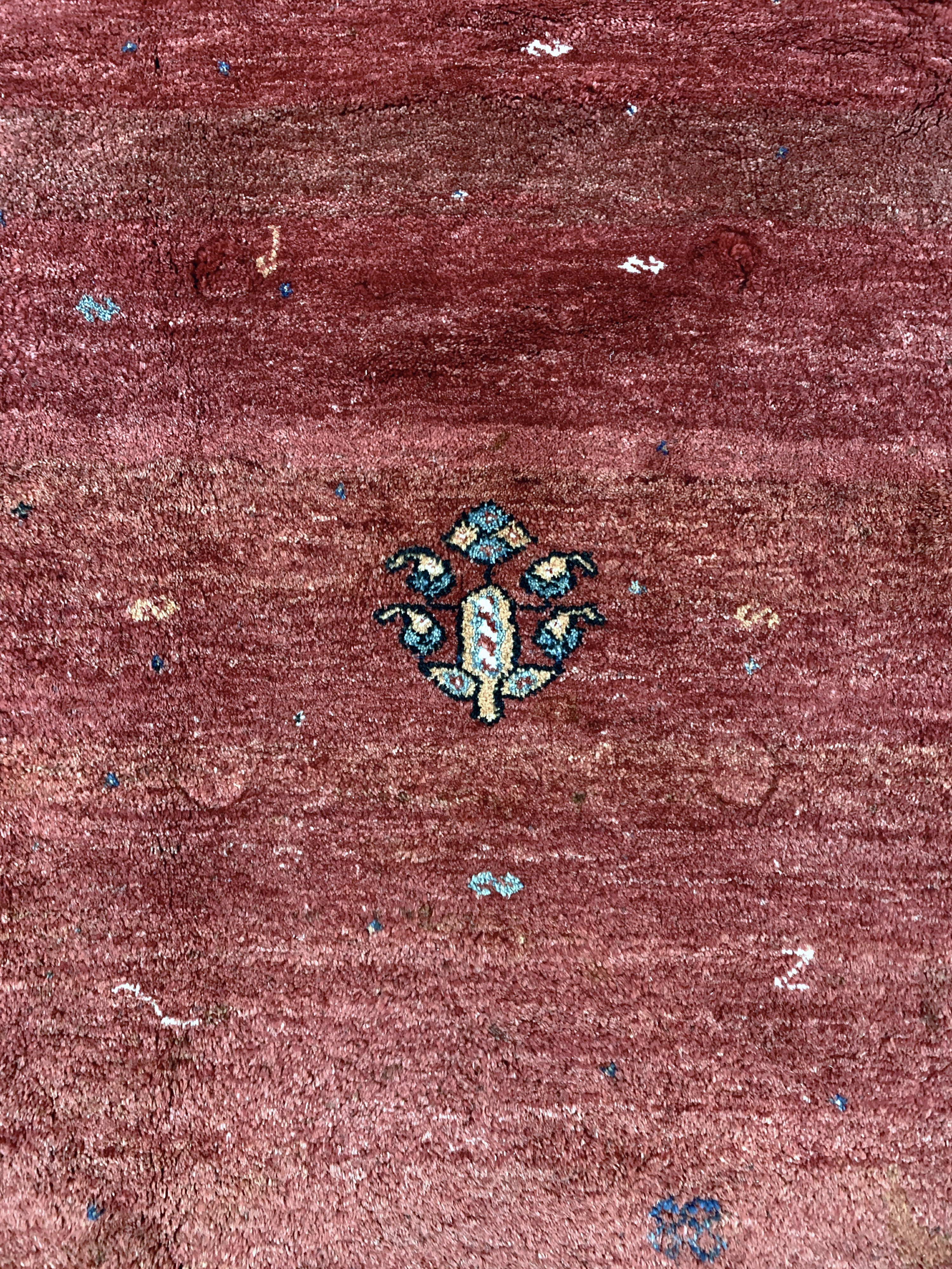 Detail d: Gabbeh, Persien, Ende 20.Jhd, Wolle auf Wolle, ca. 320 x 260 cm, EHZ: 2, (kleine Restaurierung)