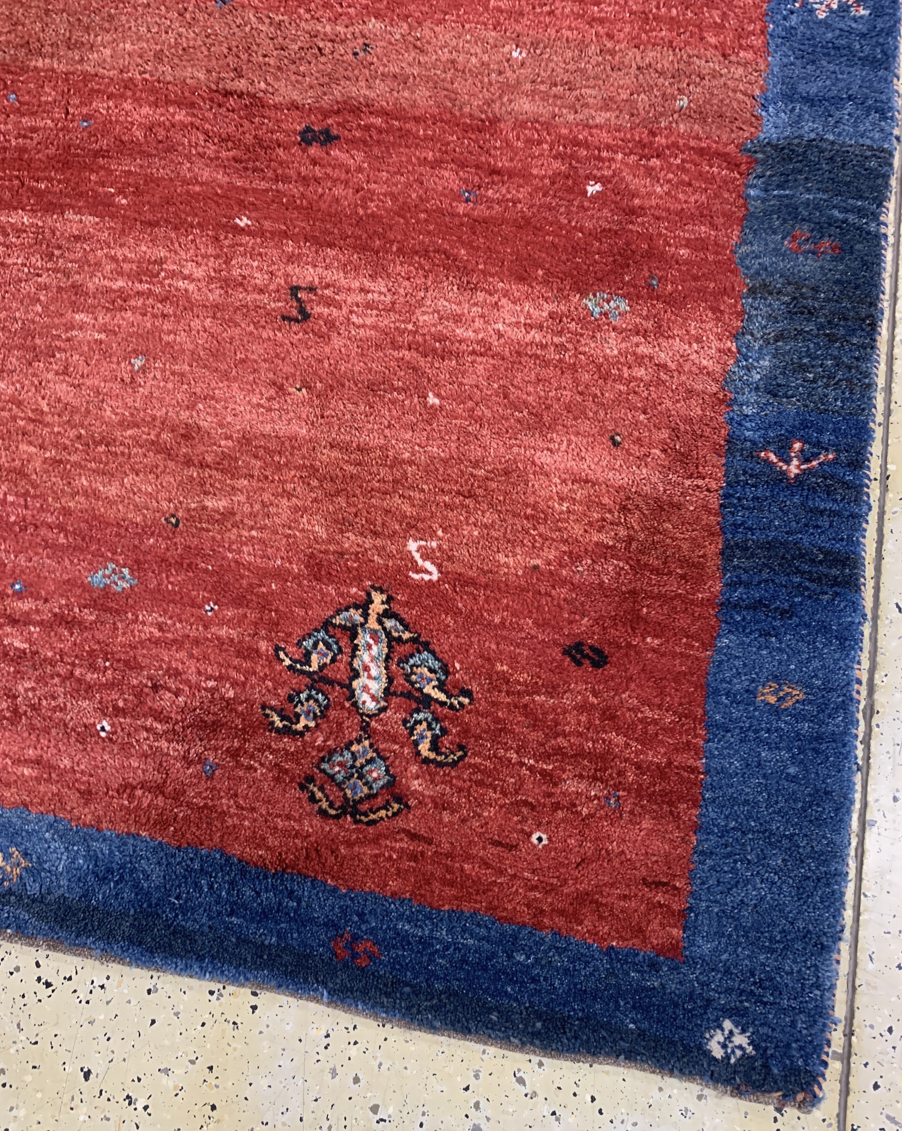 Detail f: Gabbeh, Persien, Ende 20.Jhd, Wolle auf Wolle, ca. 320 x 260 cm, EHZ: 2, (kleine Restaurierung)