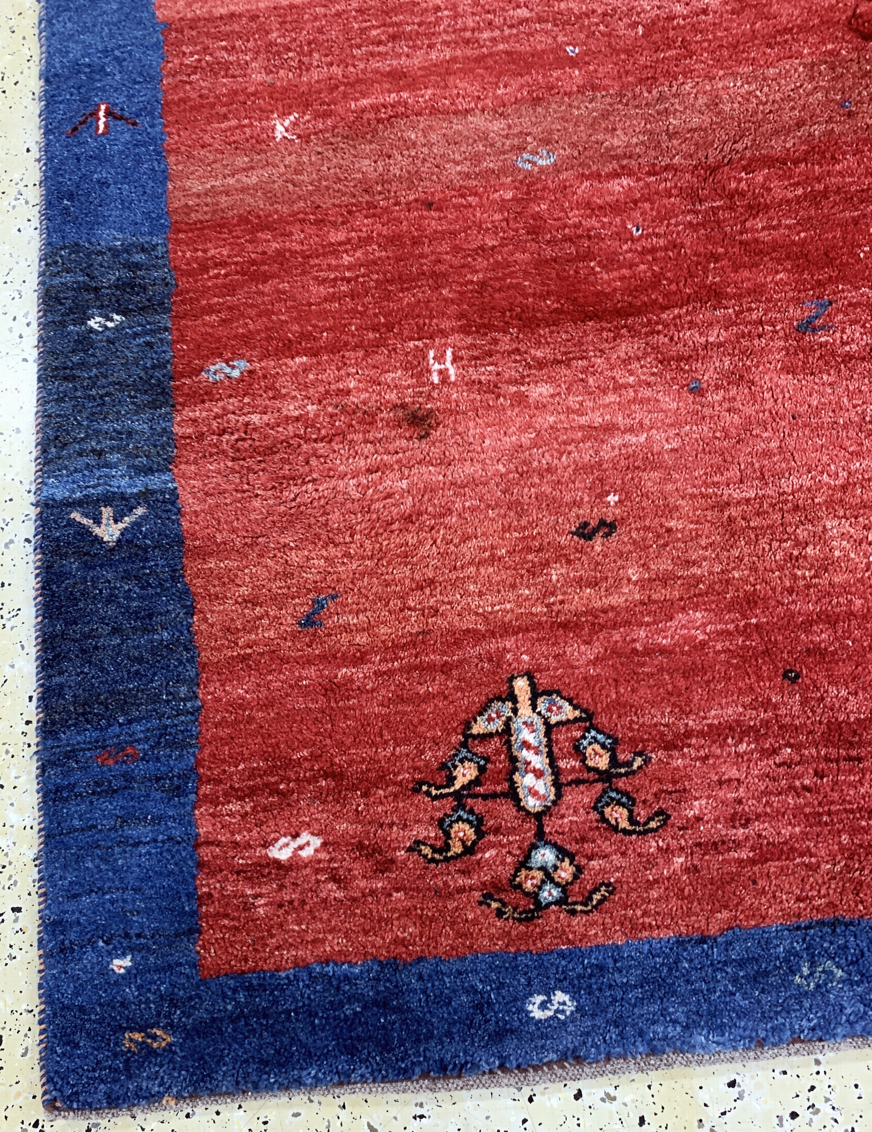 Detail h: Gabbeh, Persien, Ende 20.Jhd, Wolle auf Wolle, ca. 320 x 260 cm, EHZ: 2, (kleine Restaurierung)