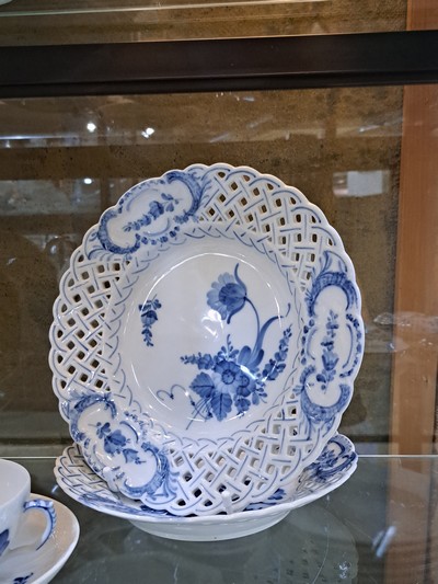 27118550k - Frühstücksservice für 6 Personen mit vielen Servierteilen, Blaue Blume, Royal ...