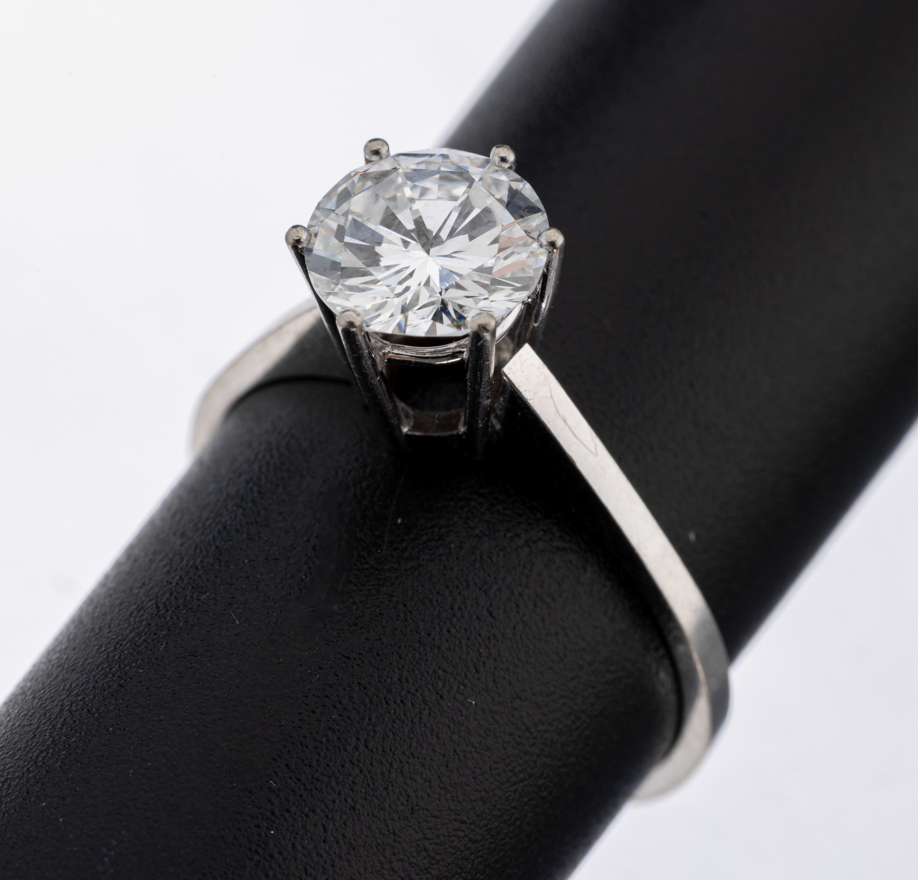 Image 27118604 - 18 kt Gold Brillant-Ring, WG 750/000, hoch aufgebauter Ringkopf, Brillant ca. 1.20 ct ...